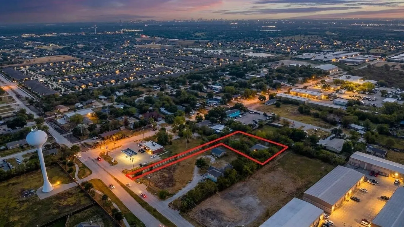 Single Family Residence For Sale in Denton County , 203D Kings Road, Hackberry, Texas 75036, 6 Bedroom, 2 Bathroom, Garage spaces, 2,928 Sqft, built in 1990, mls#21392907, Real Estate Agent in Hackberry, Homes For Sale in Denton county, Homes For Sale in Hackberry, Realtor in Hackberry Texas, Real Estate Brokerage Independent Realty Texas, Luminita Cordes Realtor