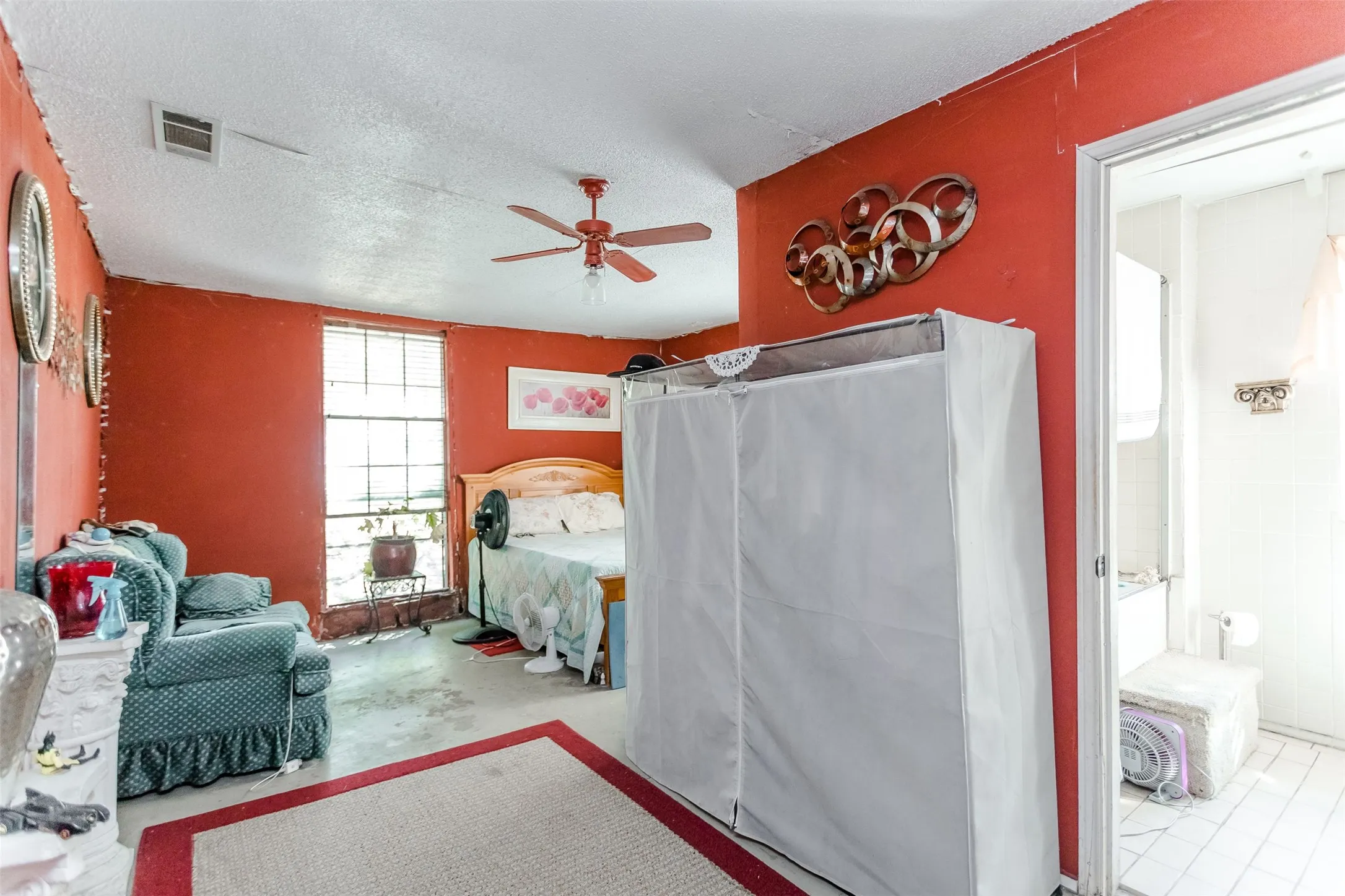 Single Family Residence For Sale in Denton County , 203D Kings Road, Hackberry, Texas 75036, 6 Bedroom, 2 Bathroom, Garage spaces, 2,928 Sqft, built in 1990, mls#21392907, Real Estate Agent in Hackberry, Homes For Sale in Denton county, Homes For Sale in Hackberry, Realtor in Hackberry Texas, Real Estate Brokerage Independent Realty Texas, Luminita Cordes Realtor