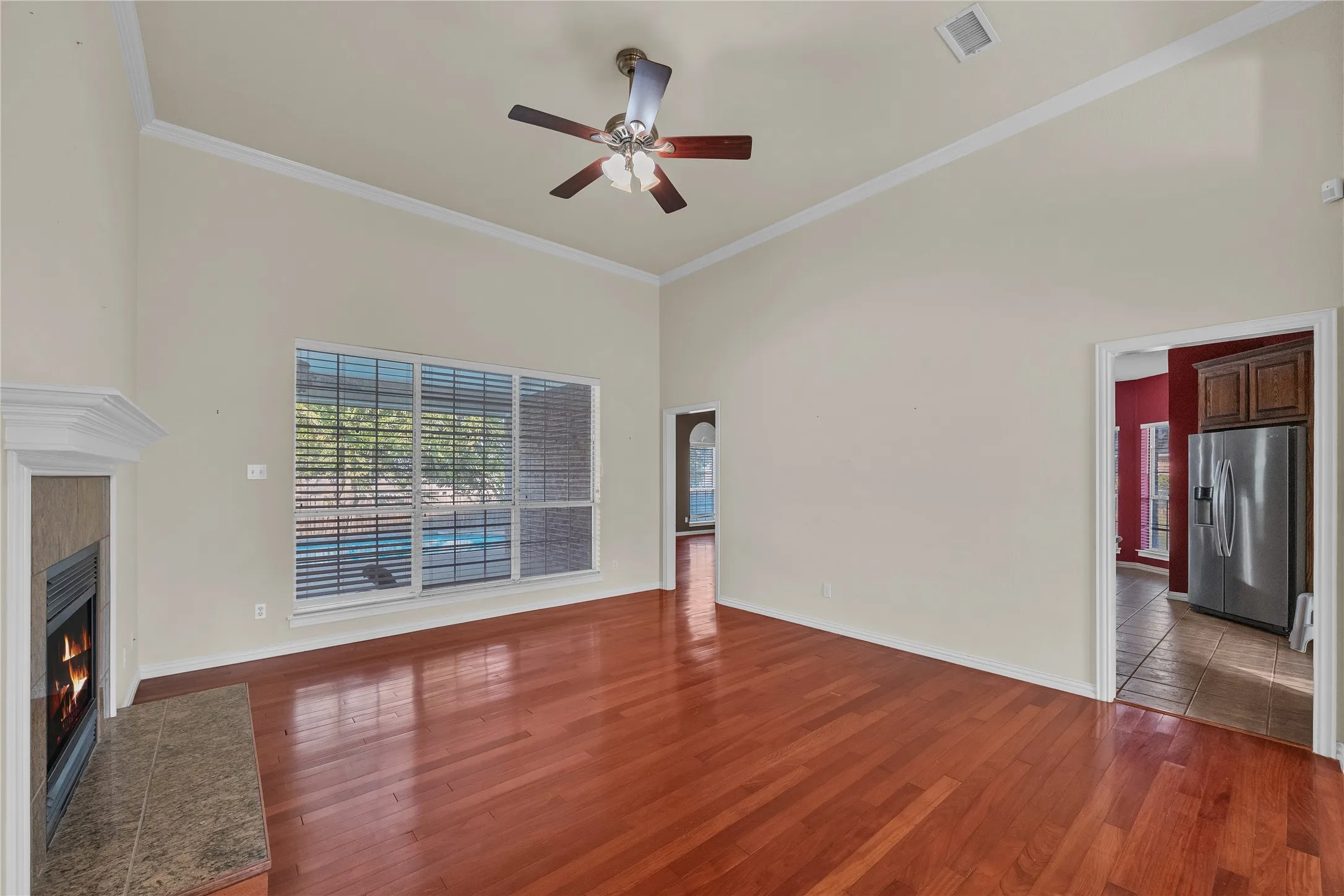 Single Family Residence For Sale in Johnson County , 706 Meadowview, Cleburne, Texas 76033, 3 Bedroom, 3 Bathroom, 2 Garage spaces, 2,511 Sqft, built in 2001, mls#21400884, Real Estate Agent in Cleburne, Homes For Sale in Johnson county, Homes For Sale in Cleburne, Realtor in Cleburne Texas, Real Estate Brokerage Independent Realty Texas, Luminita Cordes Realtor