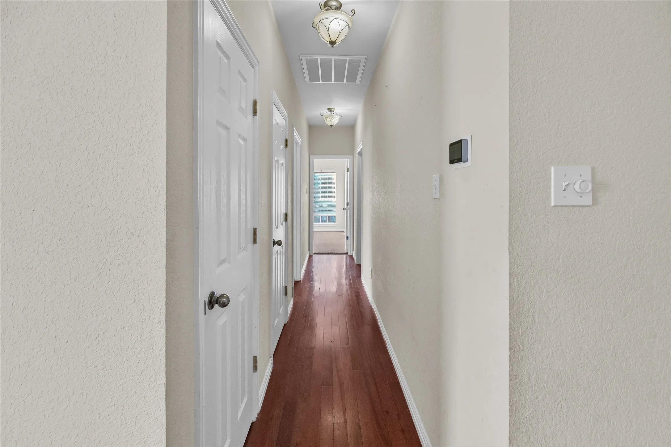 Single Family Residence For Sale in Johnson County , 706 Meadowview, Cleburne, Texas 76033, 3 Bedroom, 3 Bathroom, 2 Garage spaces, 2,511 Sqft, built in 2001, mls#21400884, Real Estate Agent in Cleburne, Homes For Sale in Johnson county, Homes For Sale in Cleburne, Realtor in Cleburne Texas, Real Estate Brokerage Independent Realty Texas, Luminita Cordes Realtor