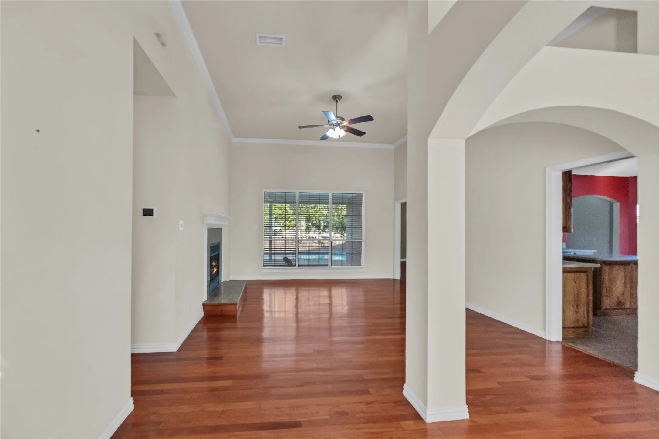 Single Family Residence For Sale in Johnson County , 706 Meadowview, Cleburne, Texas 76033, 3 Bedroom, 3 Bathroom, 2 Garage spaces, 2,511 Sqft, built in 2001, mls#21400884, Real Estate Agent in Cleburne, Homes For Sale in Johnson county, Homes For Sale in Cleburne, Realtor in Cleburne Texas, Real Estate Brokerage Independent Realty Texas, Luminita Cordes Realtor