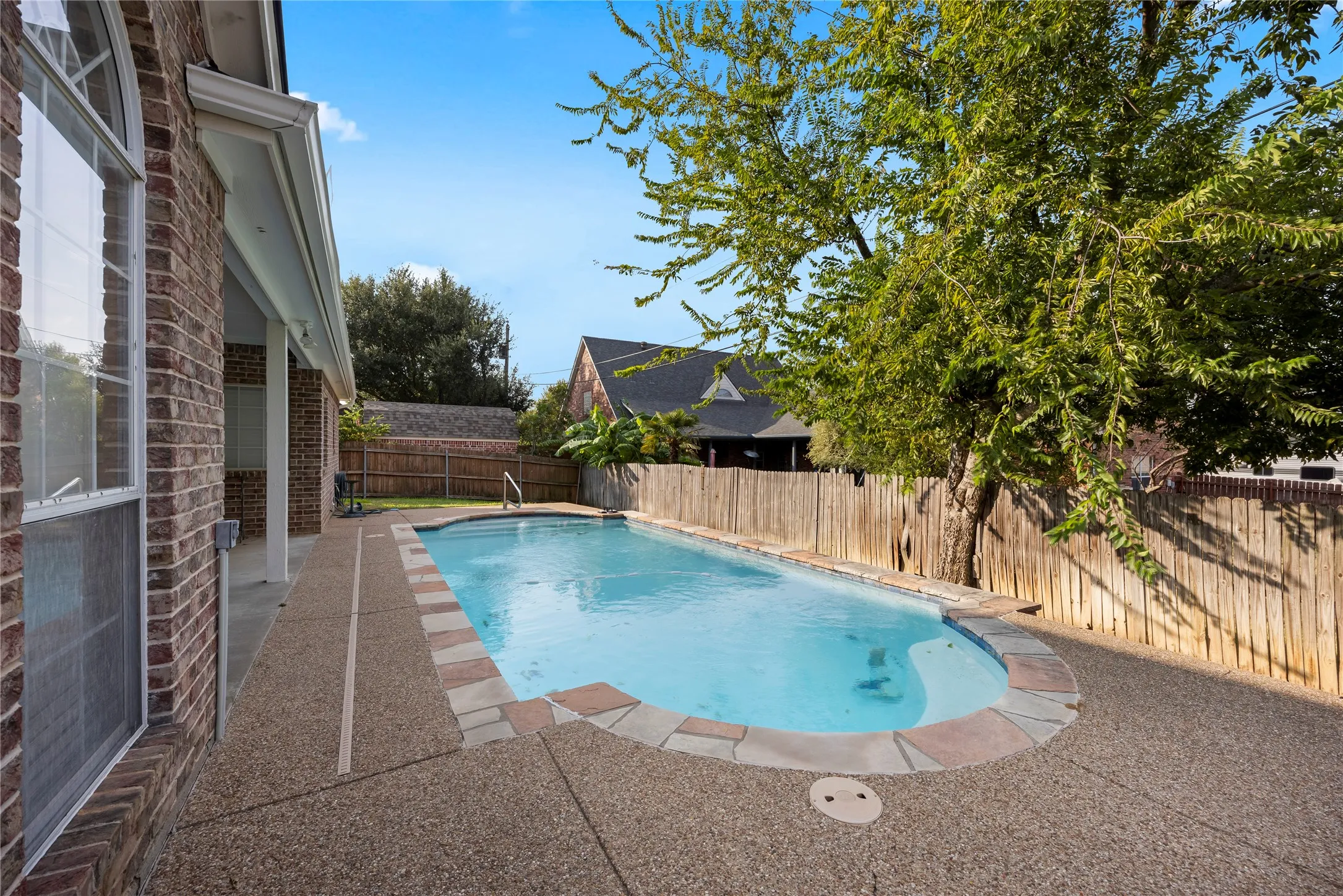 Single Family Residence For Sale in Johnson County , 706 Meadowview, Cleburne, Texas 76033, 3 Bedroom, 3 Bathroom, 2 Garage spaces, 2,511 Sqft, built in 2001, mls#21400884, Real Estate Agent in Cleburne, Homes For Sale in Johnson county, Homes For Sale in Cleburne, Realtor in Cleburne Texas, Real Estate Brokerage Independent Realty Texas, Luminita Cordes Realtor