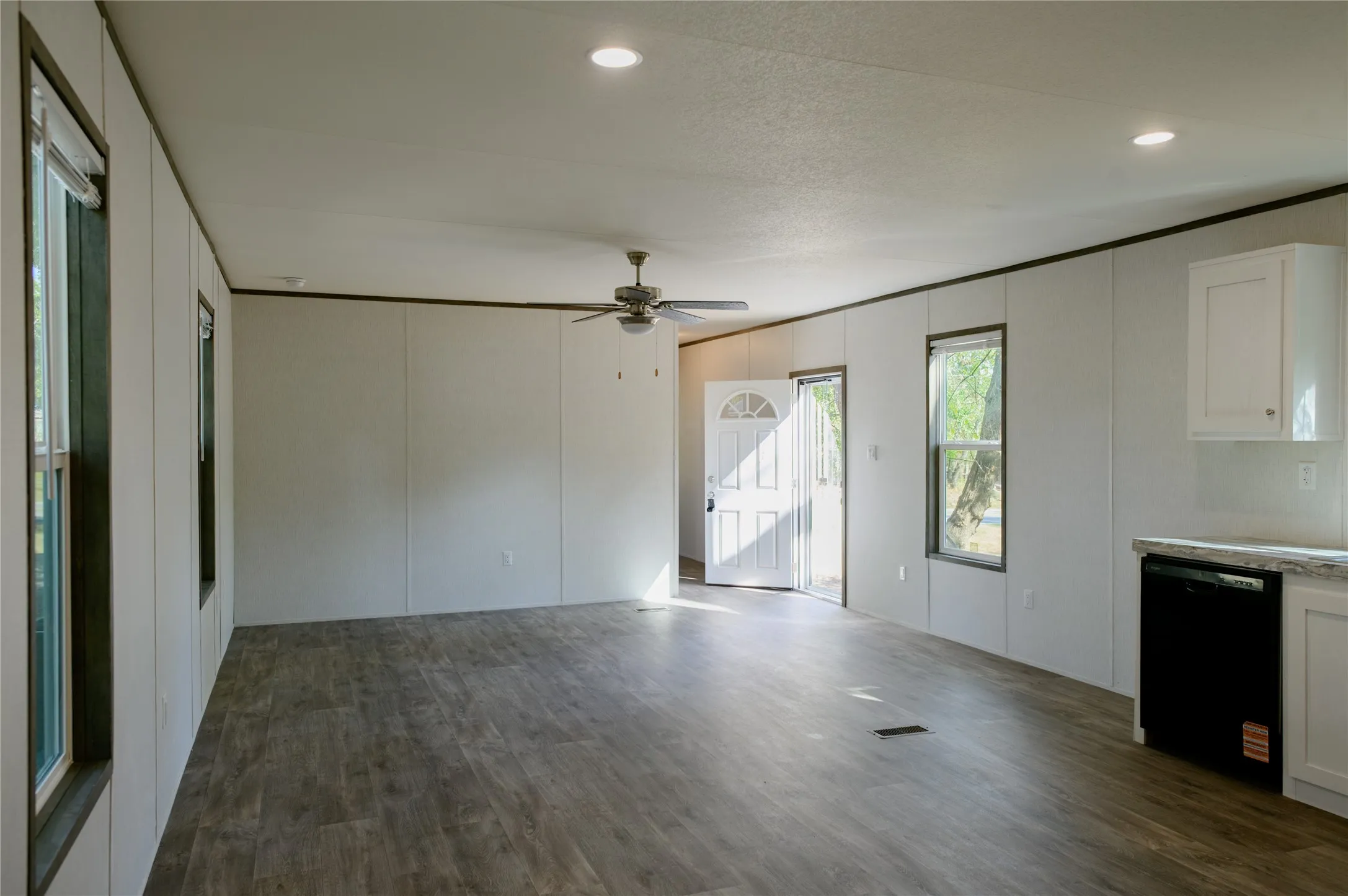 Manufactured Home For Sale in Grayson County , 316 S Main Street, Sadler, Texas 76264, 3 Bedroom, 2 Bathroom, Garage spaces, 1,034 Sqft, built in 2026, mls#21400886, Real Estate Agent in Sadler, Homes For Sale in Grayson county, Homes For Sale in Sadler, Realtor in Sadler Texas, Real Estate Brokerage Independent Realty Texas, Luminita Cordes Realtor