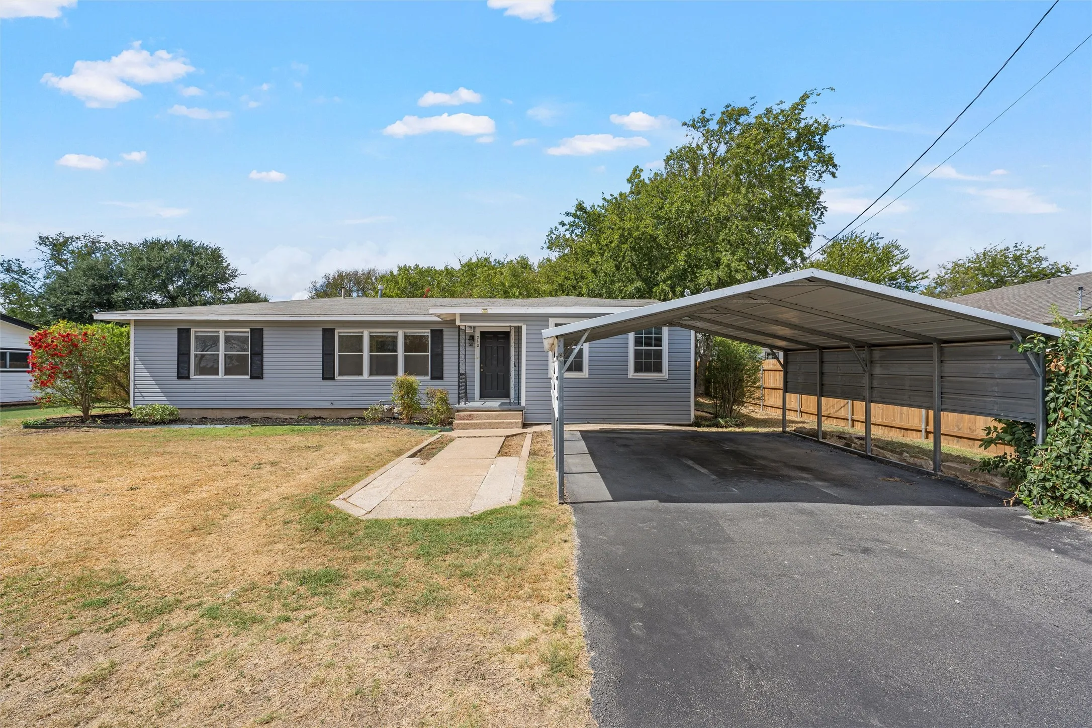 Single Family Residence For Sale in Mc Lennan County , 240 S Avenue A, Crawford, Texas 76638, 3 Bedroom, 2 Bathroom, Garage spaces, 1,755 Sqft, built in 1963, mls#21398824, Real Estate Agent in Crawford, Homes For Sale in Mc Lennan county, Homes For Sale in Crawford, Realtor in Crawford Texas, Real Estate Brokerage Independent Realty Texas, Luminita Cordes Realtor