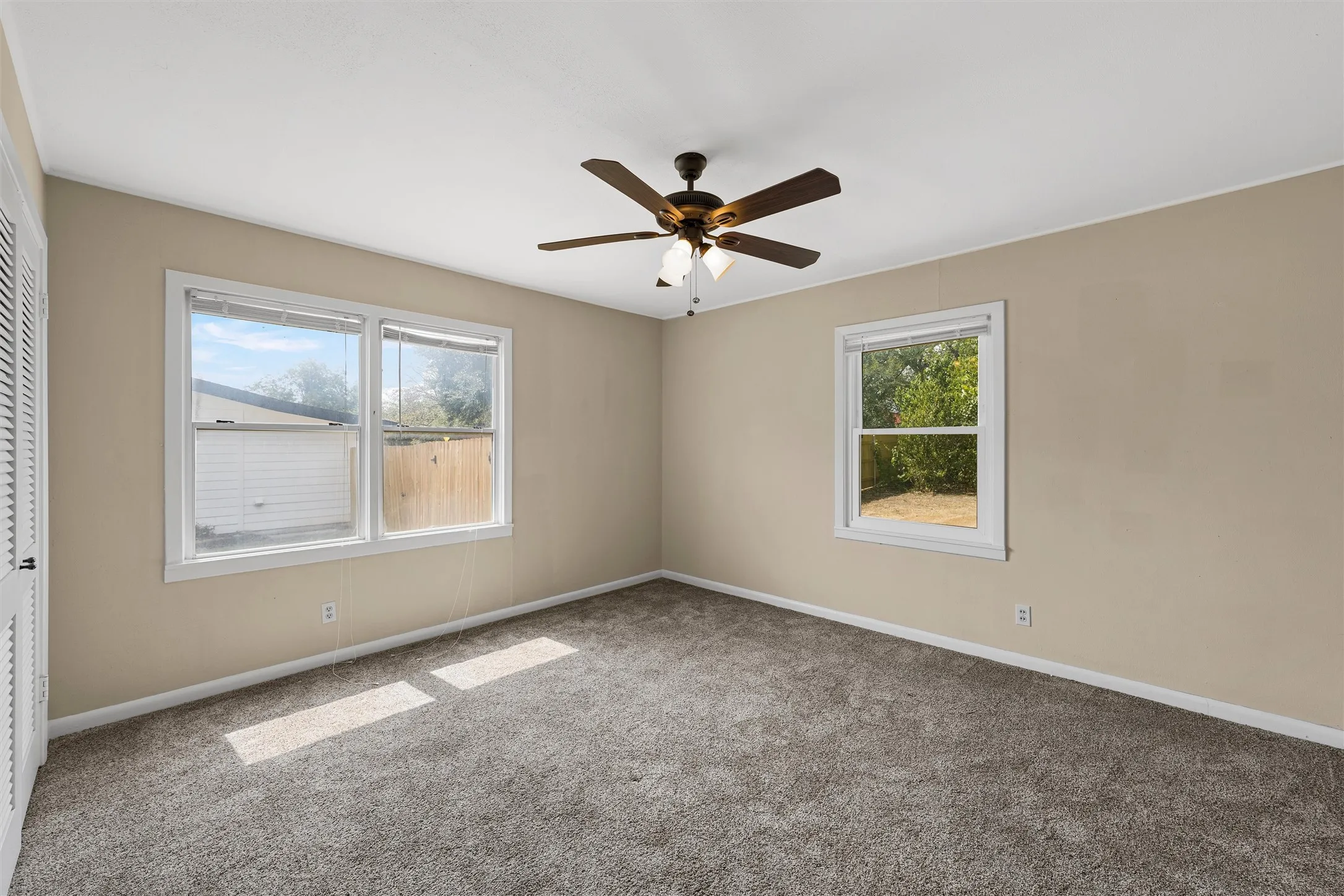 Single Family Residence For Sale in Mc Lennan County , 240 S Avenue A, Crawford, Texas 76638, 3 Bedroom, 2 Bathroom, Garage spaces, 1,755 Sqft, built in 1963, mls#21398824, Real Estate Agent in Crawford, Homes For Sale in Mc Lennan county, Homes For Sale in Crawford, Realtor in Crawford Texas, Real Estate Brokerage Independent Realty Texas, Luminita Cordes Realtor