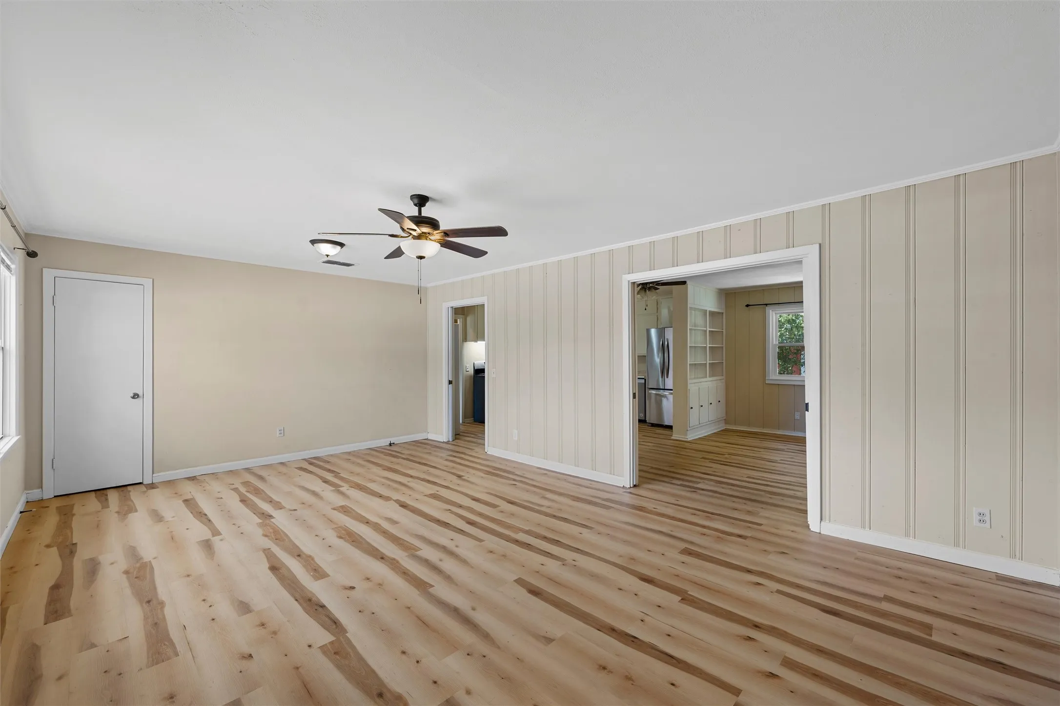 Single Family Residence For Sale in Mc Lennan County , 240 S Avenue A, Crawford, Texas 76638, 3 Bedroom, 2 Bathroom, Garage spaces, 1,755 Sqft, built in 1963, mls#21398824, Real Estate Agent in Crawford, Homes For Sale in Mc Lennan county, Homes For Sale in Crawford, Realtor in Crawford Texas, Real Estate Brokerage Independent Realty Texas, Luminita Cordes Realtor