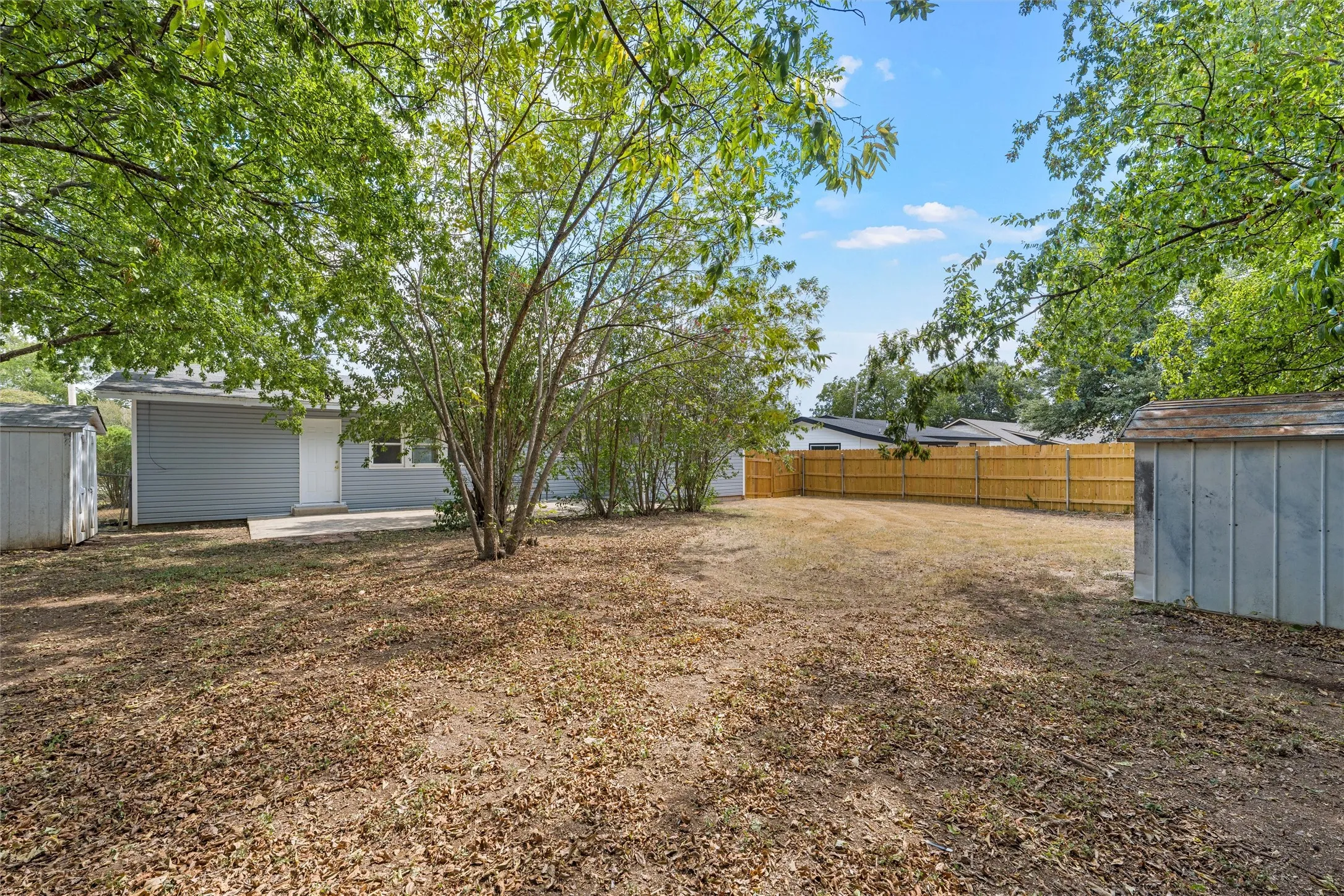 Single Family Residence For Sale in Mc Lennan County , 240 S Avenue A, Crawford, Texas 76638, 3 Bedroom, 2 Bathroom, Garage spaces, 1,755 Sqft, built in 1963, mls#21398824, Real Estate Agent in Crawford, Homes For Sale in Mc Lennan county, Homes For Sale in Crawford, Realtor in Crawford Texas, Real Estate Brokerage Independent Realty Texas, Luminita Cordes Realtor