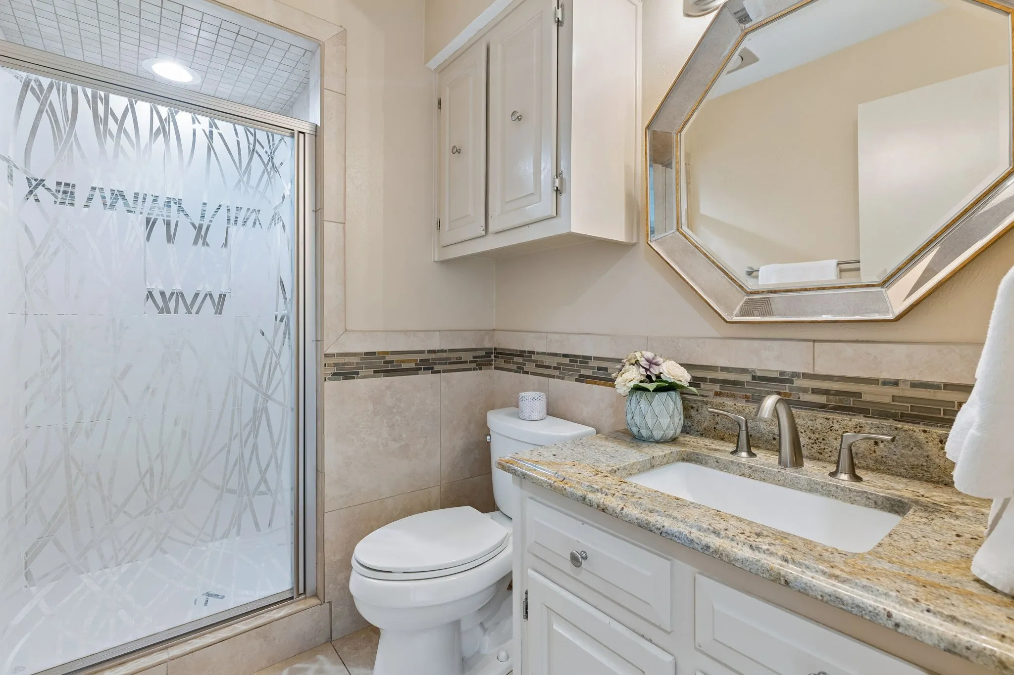 Single Family Residence For Sale in Dallas County , 6720 Robin Willow Court, Dallas, Texas 75248, 4 Bedroom, 3 Bathroom, 2 Garage spaces, 2,707 Sqft, built in 1978, mls#21398711, Real Estate Agent in Dallas, Homes For Sale in Dallas county, Homes For Sale in Dallas, Realtor in Dallas Texas, Real Estate Brokerage Independent Realty Texas, Luminita Cordes Realtor
