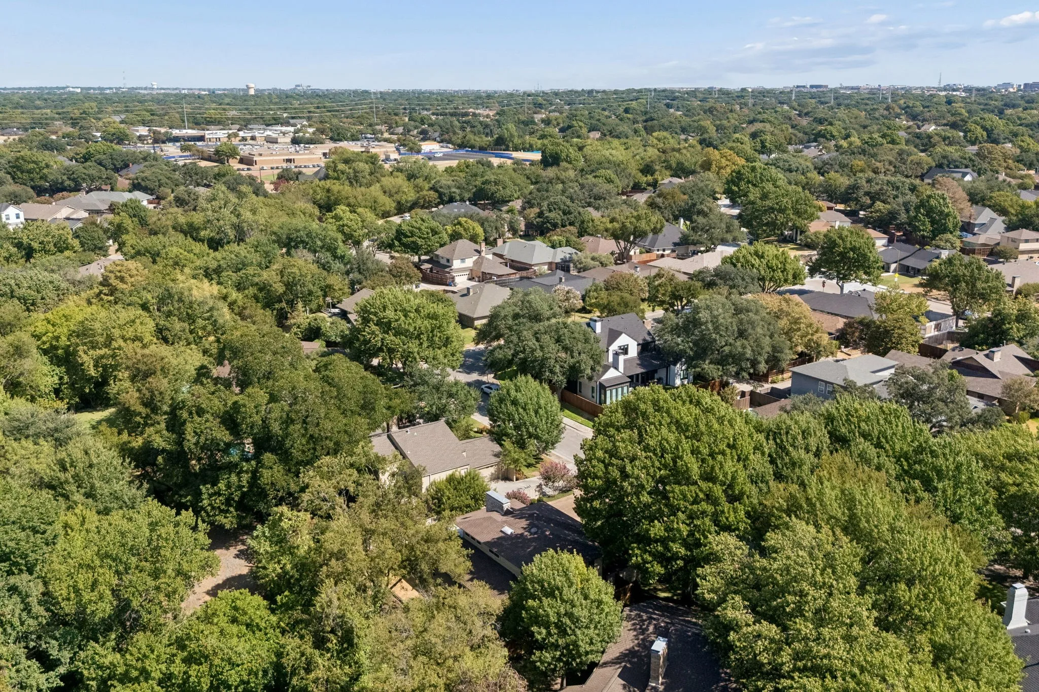 Walking distance to Elementary and JH schools