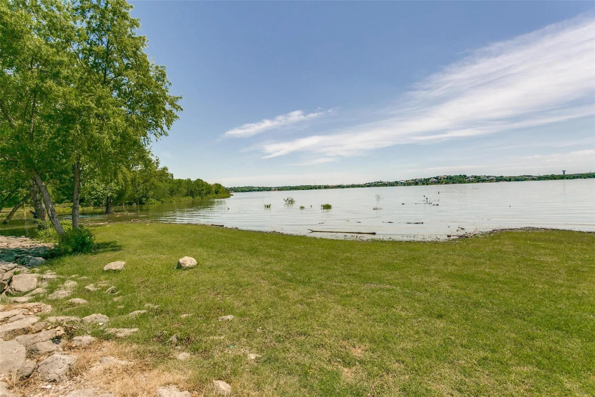 Single Family Residence For Rent in Denton County , 1190 Sycamore Bend Road, Hickory Creek, Texas 75065, 3 Bedroom, 3 Bathroom, Garage spaces, 2,195 Sqft, built in 1985, mls#21400875, Real Estate Agent in Hickory Creek, Homes For Rent in Denton county, Homes For Rent in Hickory Creek, Realtor in Hickory Creek Texas, Real Estate Brokerage Independent Realty Texas, Luminita Cordes Realtor