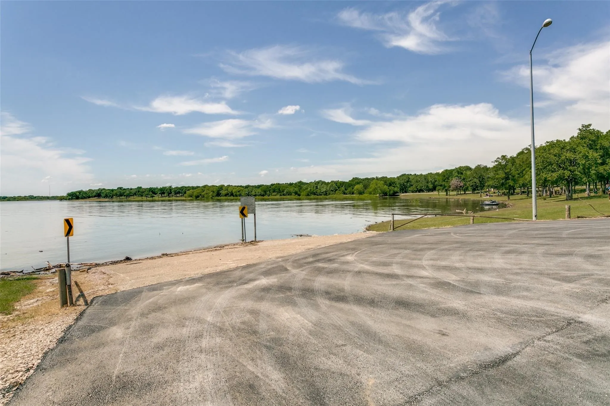 Single Family Residence For Rent in Denton County , 1190 Sycamore Bend Road, Hickory Creek, Texas 75065, 3 Bedroom, 3 Bathroom, Garage spaces, 2,195 Sqft, built in 1985, mls#21400875, Real Estate Agent in Hickory Creek, Homes For Rent in Denton county, Homes For Rent in Hickory Creek, Realtor in Hickory Creek Texas, Real Estate Brokerage Independent Realty Texas, Luminita Cordes Realtor