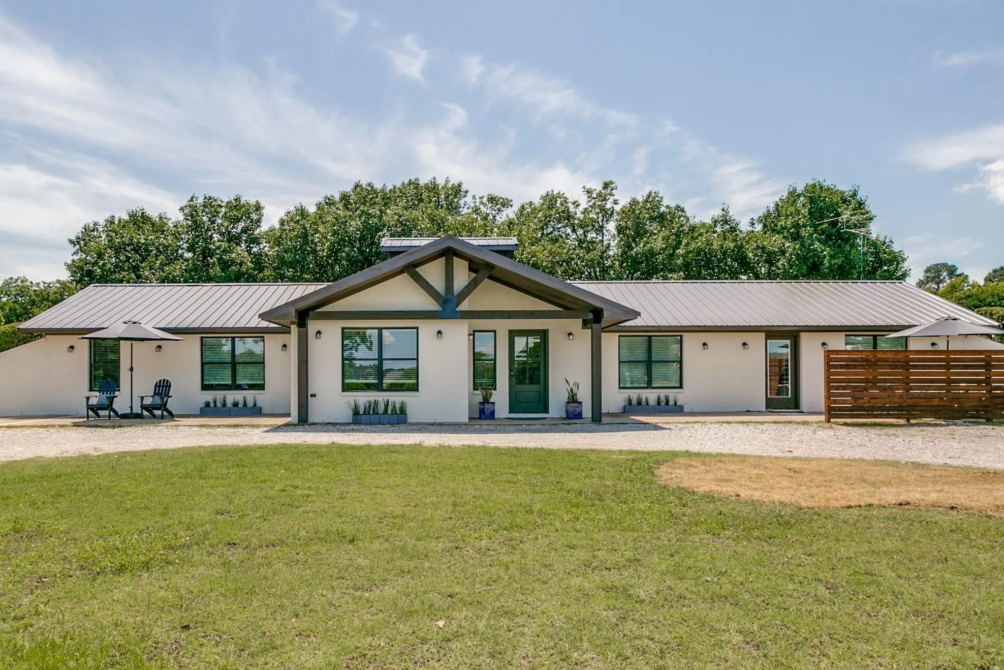 Single Family Residence For Rent in Denton County , 1190 Sycamore Bend Road, Hickory Creek, Texas 75065, 3 Bedroom, 3 Bathroom, Garage spaces, 2,195 Sqft, built in 1985, mls#21400875, Real Estate Agent in Hickory Creek, Homes For Rent in Denton county, Homes For Rent in Hickory Creek, Realtor in Hickory Creek Texas, Real Estate Brokerage Independent Realty Texas, Luminita Cordes Realtor
