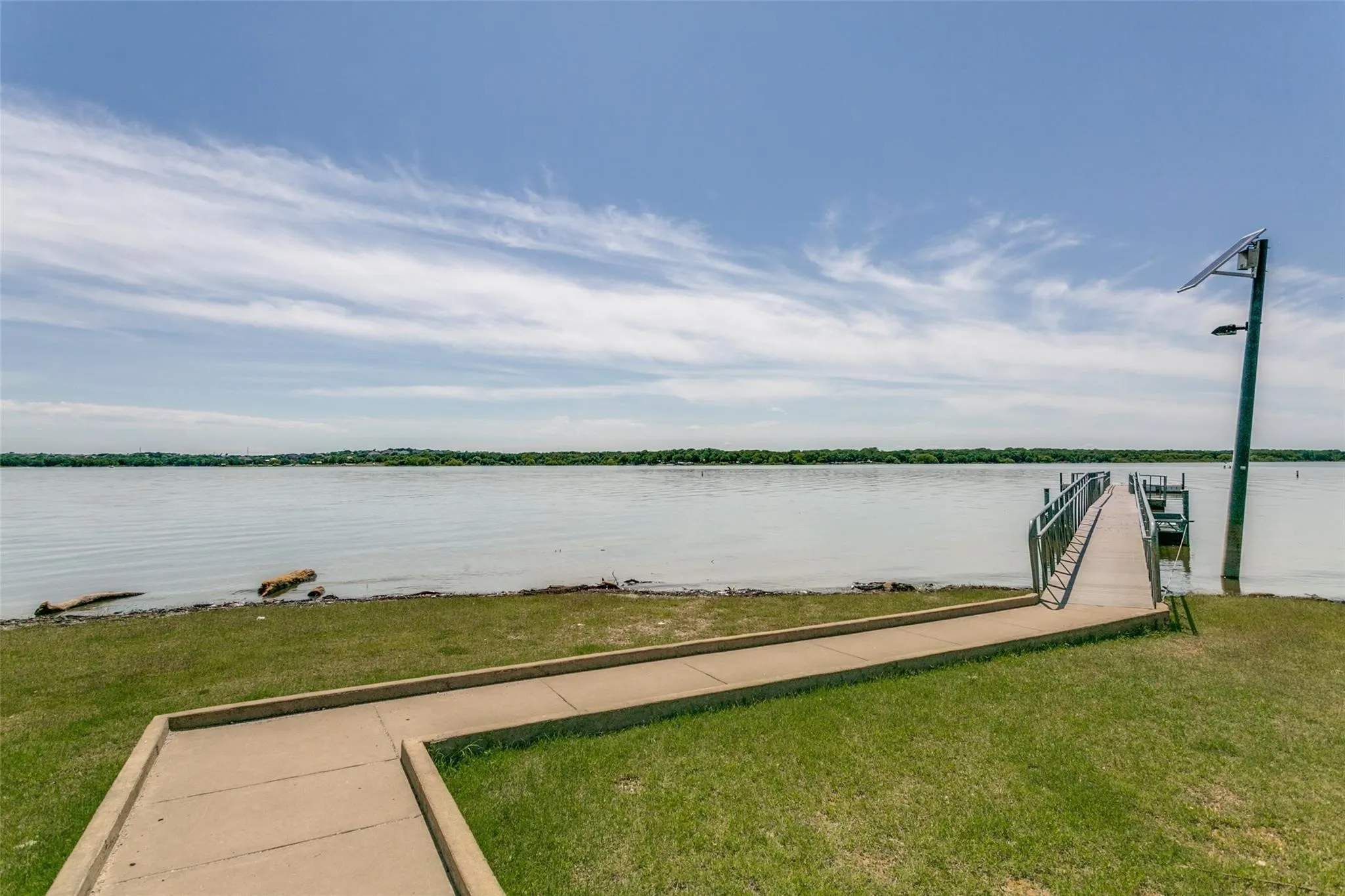 Single Family Residence For Rent in Denton County , 1190 Sycamore Bend Road, Hickory Creek, Texas 75065, 3 Bedroom, 3 Bathroom, Garage spaces, 2,195 Sqft, built in 1985, mls#21400875, Real Estate Agent in Hickory Creek, Homes For Rent in Denton county, Homes For Rent in Hickory Creek, Realtor in Hickory Creek Texas, Real Estate Brokerage Independent Realty Texas, Luminita Cordes Realtor