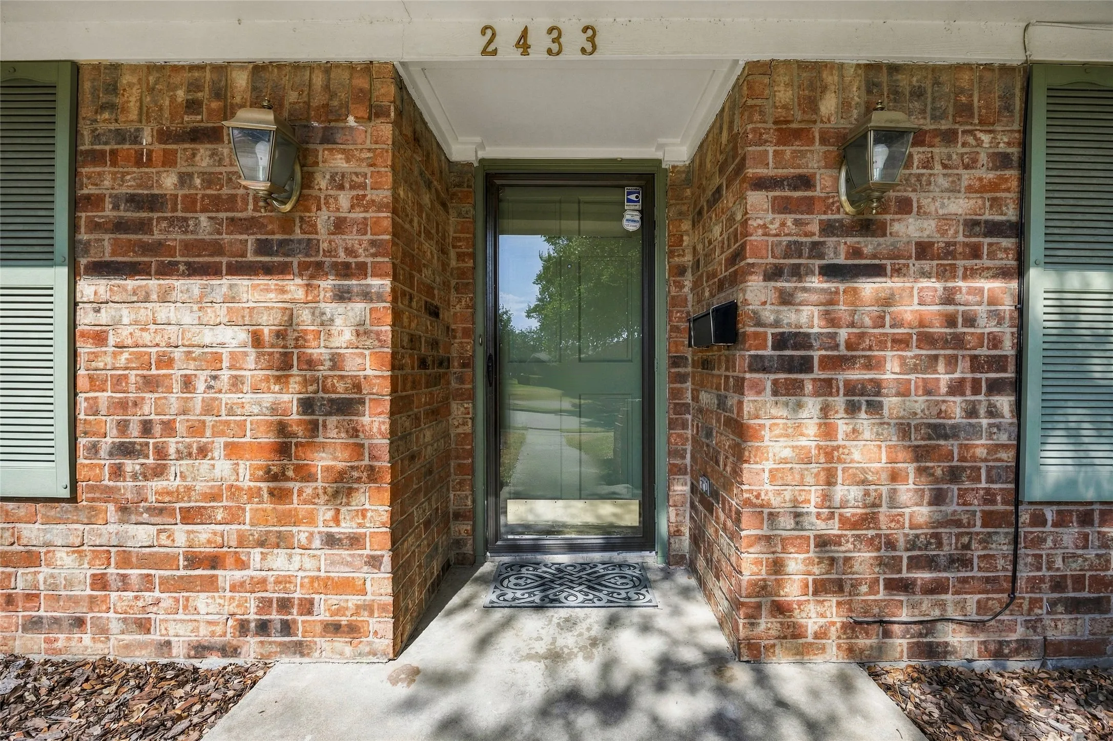 Single Family Residence For Sale in Dallas County , 2433 Pinehurst Lane, Mesquite, Texas 75150, 3 Bedroom, 2 Bathroom, 2 Garage spaces, 2,062 Sqft, built in 1973, mls#21392965, Real Estate Agent in Mesquite, Homes For Sale in Dallas county, Homes For Sale in Mesquite, Realtor in Mesquite Texas, Real Estate Brokerage Independent Realty Texas, Luminita Cordes Realtor