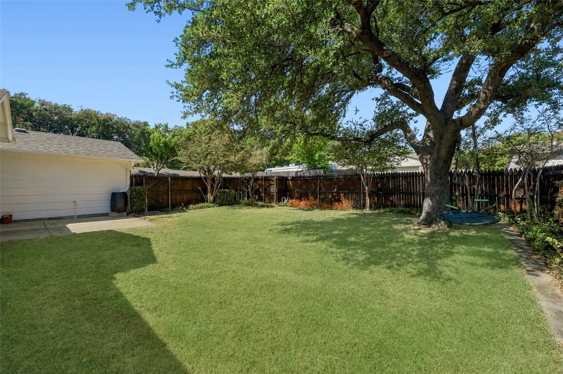 Single Family Residence For Sale in Dallas County , 2433 Pinehurst Lane, Mesquite, Texas 75150, 3 Bedroom, 2 Bathroom, 2 Garage spaces, 2,062 Sqft, built in 1973, mls#21392965, Real Estate Agent in Mesquite, Homes For Sale in Dallas county, Homes For Sale in Mesquite, Realtor in Mesquite Texas, Real Estate Brokerage Independent Realty Texas, Luminita Cordes Realtor