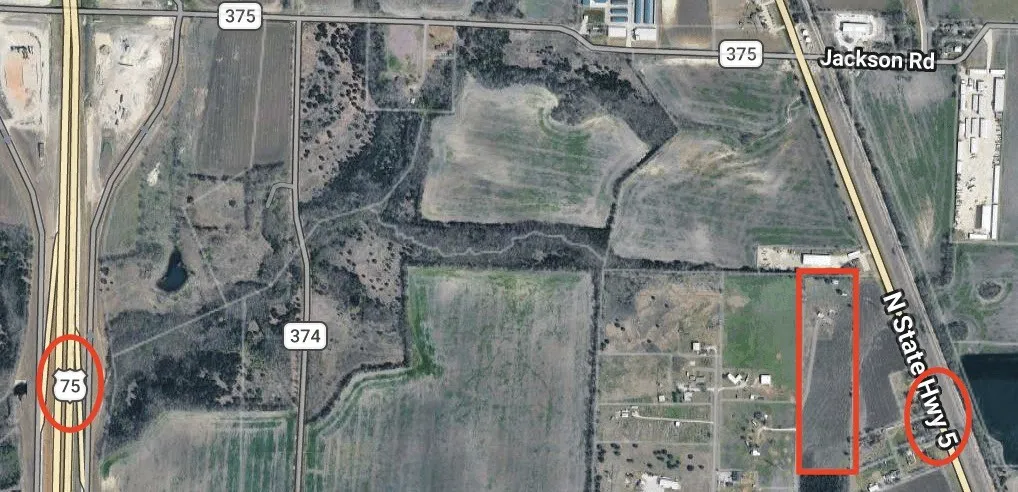 Great location near Hwy 75 and Hwy 5
