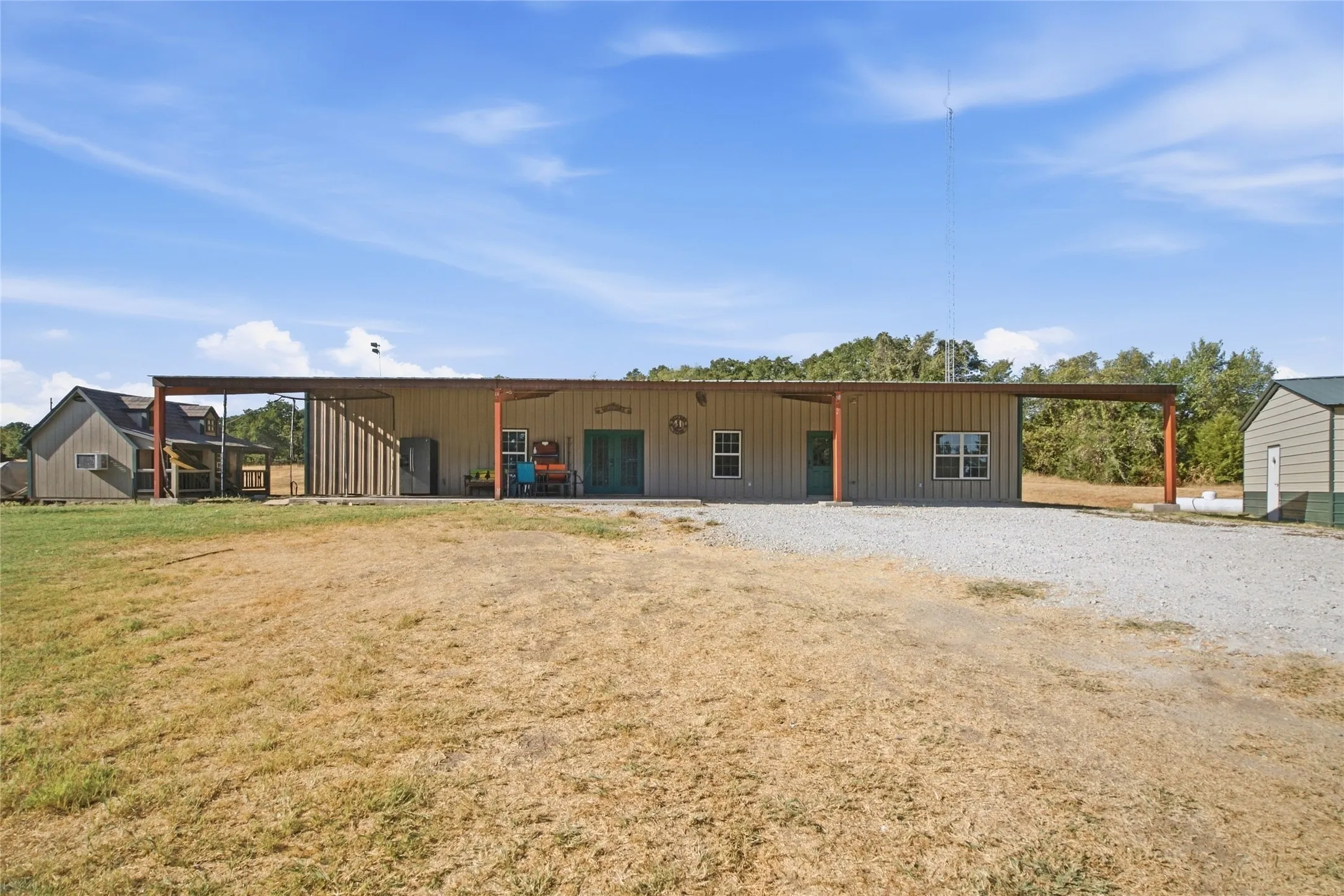 Single Family Residence For Sale in Wise County , 4224 N Fm 730, Decatur, Texas 76234, 4 Bedroom, 3 Bathroom, Garage spaces, 2,700 Sqft, built in 2017, mls#21400893, Real Estate Agent in Decatur, Homes For Sale in Wise county, Homes For Sale in Decatur, Realtor in Decatur Texas, Real Estate Brokerage Independent Realty Texas, Luminita Cordes Realtor