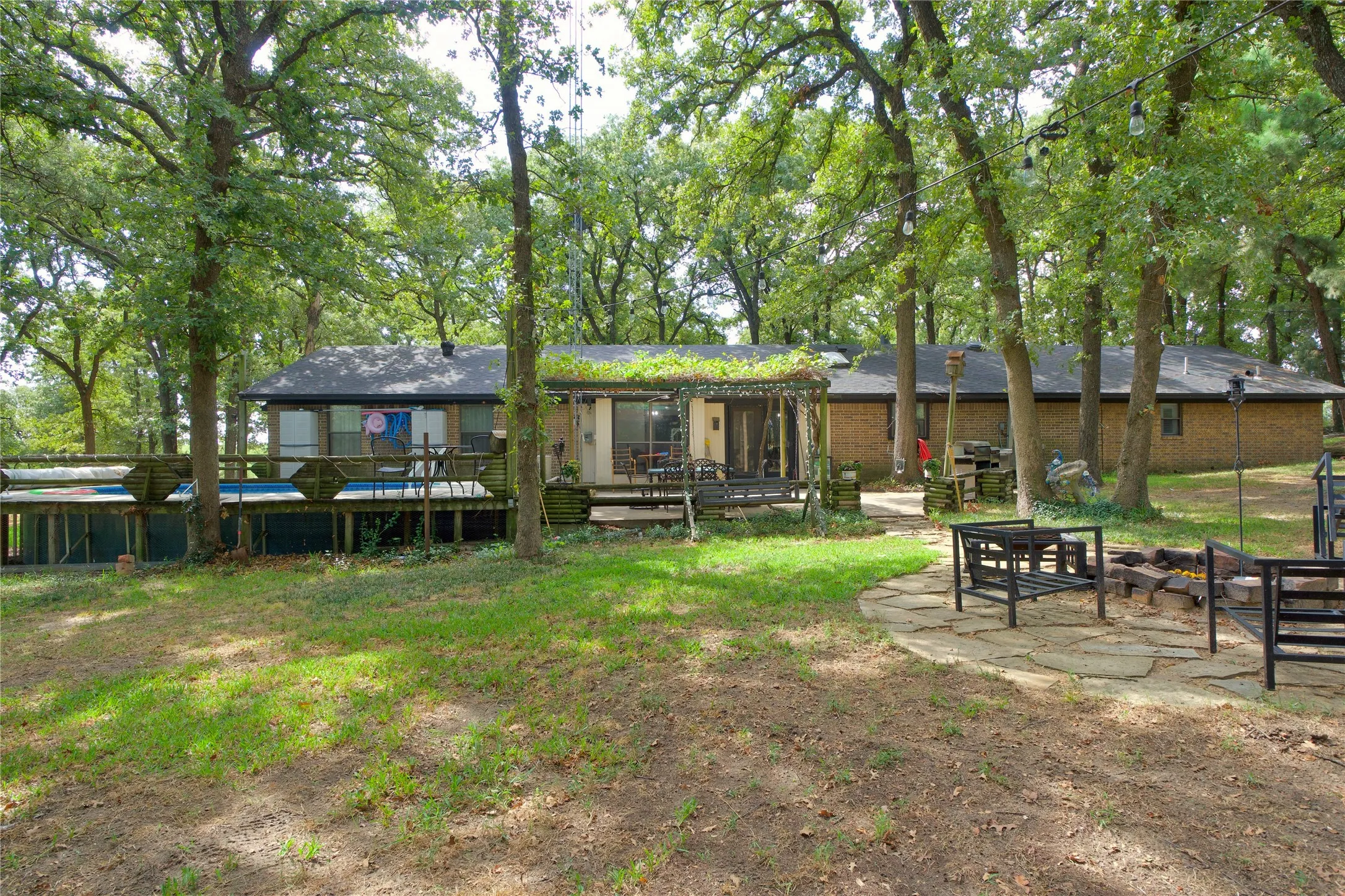 Single Family Residence For Sale in Cooke County , 711 County Road 162, Gainesville, Texas 76240, 5 Bedroom, 3 Bathroom, 1 Garage spaces, 2,809 Sqft, built in 1983, mls#21398833, Real Estate Agent in Gainesville, Homes For Sale in Cooke county, Homes For Sale in Gainesville, Realtor in Gainesville Texas, Real Estate Brokerage Independent Realty Texas, Luminita Cordes Realtor