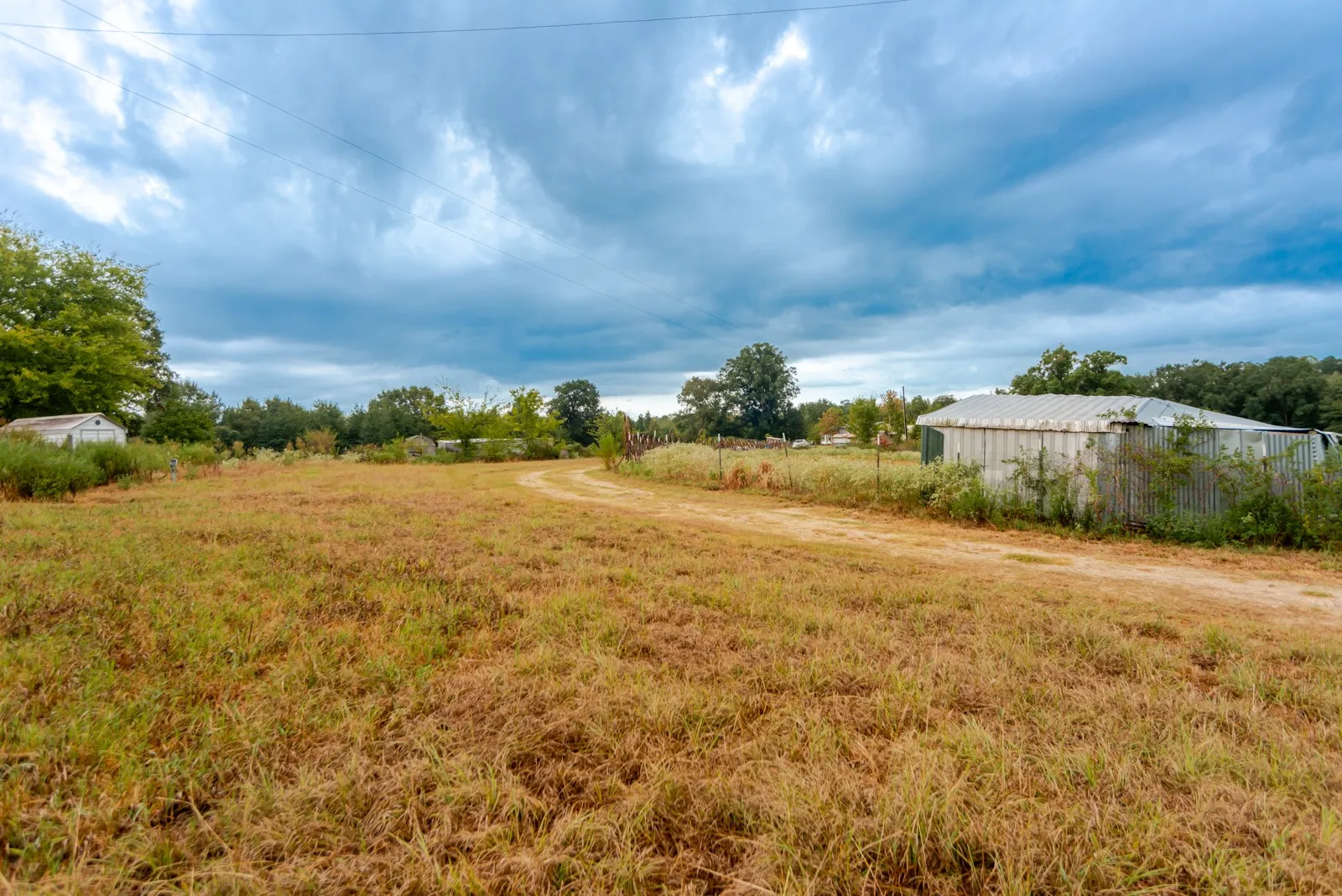 Mobile Home For Sale in Wood County , 1262 Fm 1647, Winnsboro, Texas 75494, 5 Bedroom, 3 Bathroom, Garage spaces, 2,432 Sqft, built in 2002, mls#21395994, Real Estate Agent in Winnsboro, Homes For Sale in Wood county, Homes For Sale in Winnsboro, Realtor in Winnsboro Texas, Real Estate Brokerage Independent Realty Texas, Luminita Cordes Realtor