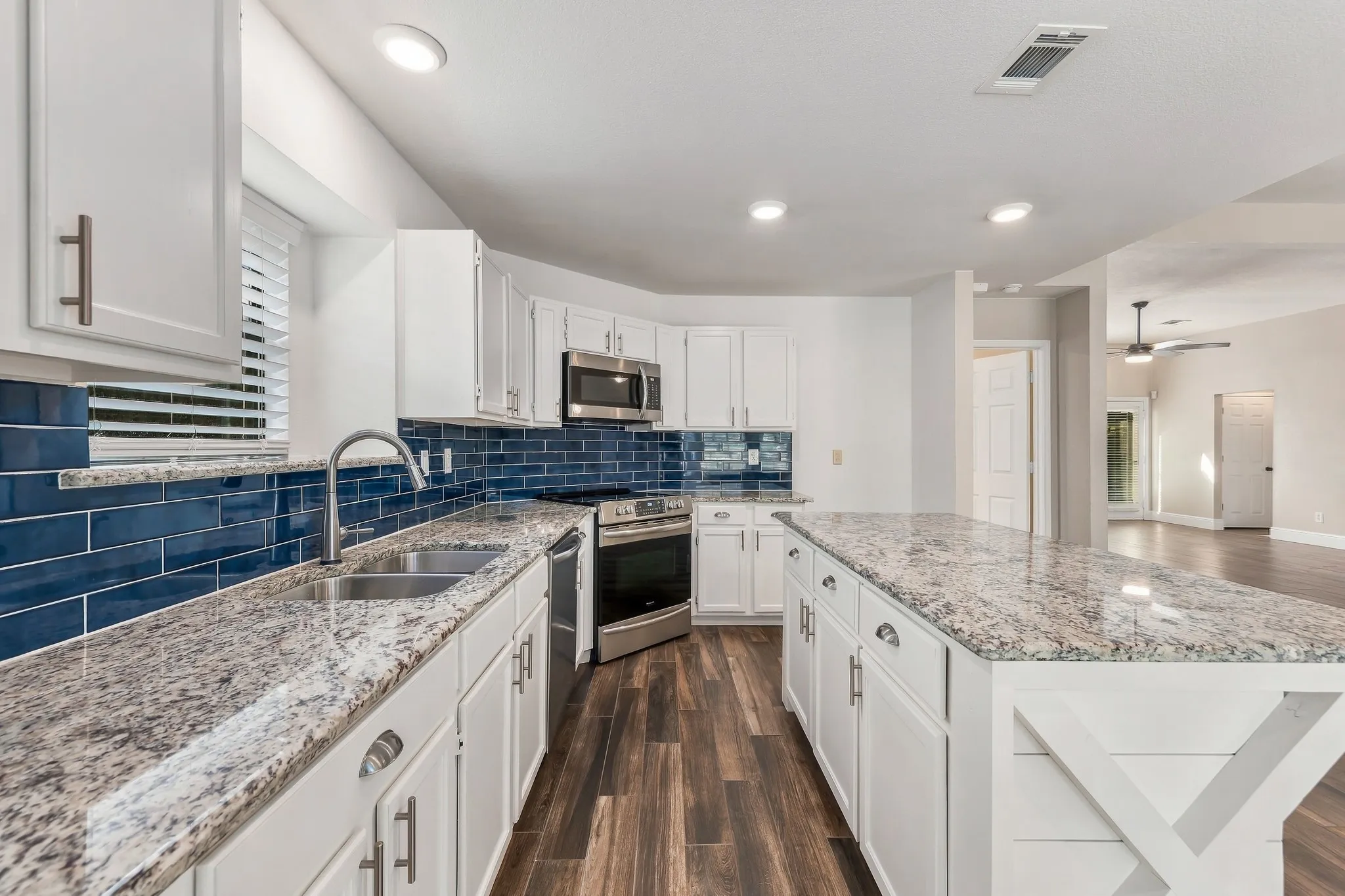 Single Family Residence For Rent in Tarrant County , 515 Post Oak Road, Grapevine, Texas 76051, 3 Bedroom, 2 Bathroom, 2 Garage spaces, 1,537 Sqft, built in 1986, mls#21387647, Real Estate Agent in Grapevine, Homes For Rent in Tarrant county, Homes For Rent in Grapevine, Realtor in Grapevine Texas, Real Estate Brokerage Independent Realty Texas, Luminita Cordes Realtor