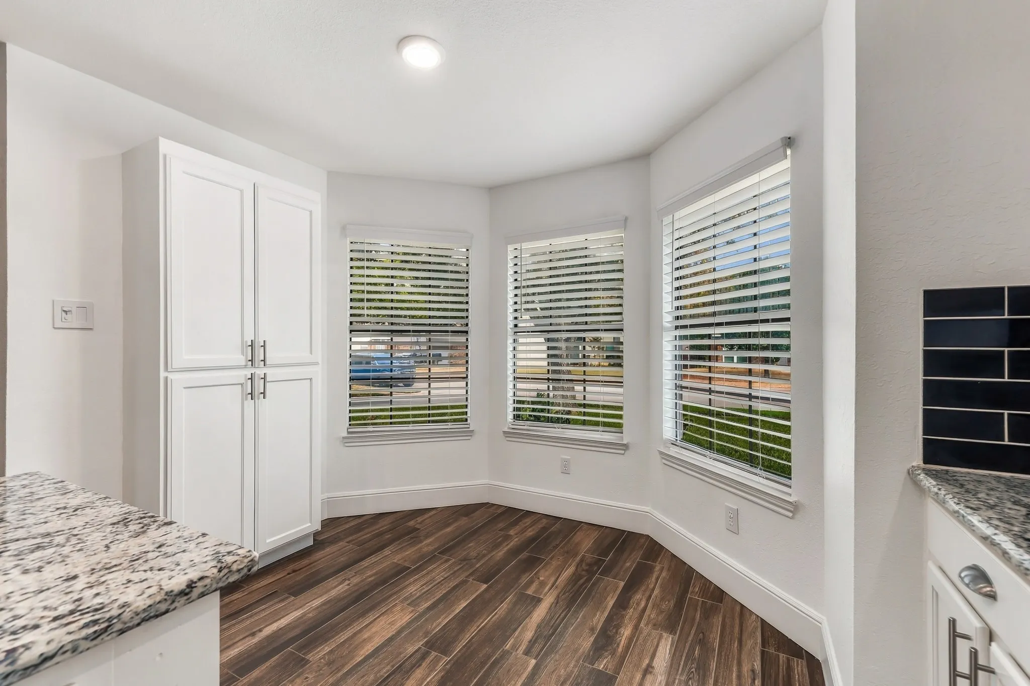 Single Family Residence For Rent in Tarrant County , 515 Post Oak Road, Grapevine, Texas 76051, 3 Bedroom, 2 Bathroom, 2 Garage spaces, 1,537 Sqft, built in 1986, mls#21387647, Real Estate Agent in Grapevine, Homes For Rent in Tarrant county, Homes For Rent in Grapevine, Realtor in Grapevine Texas, Real Estate Brokerage Independent Realty Texas, Luminita Cordes Realtor