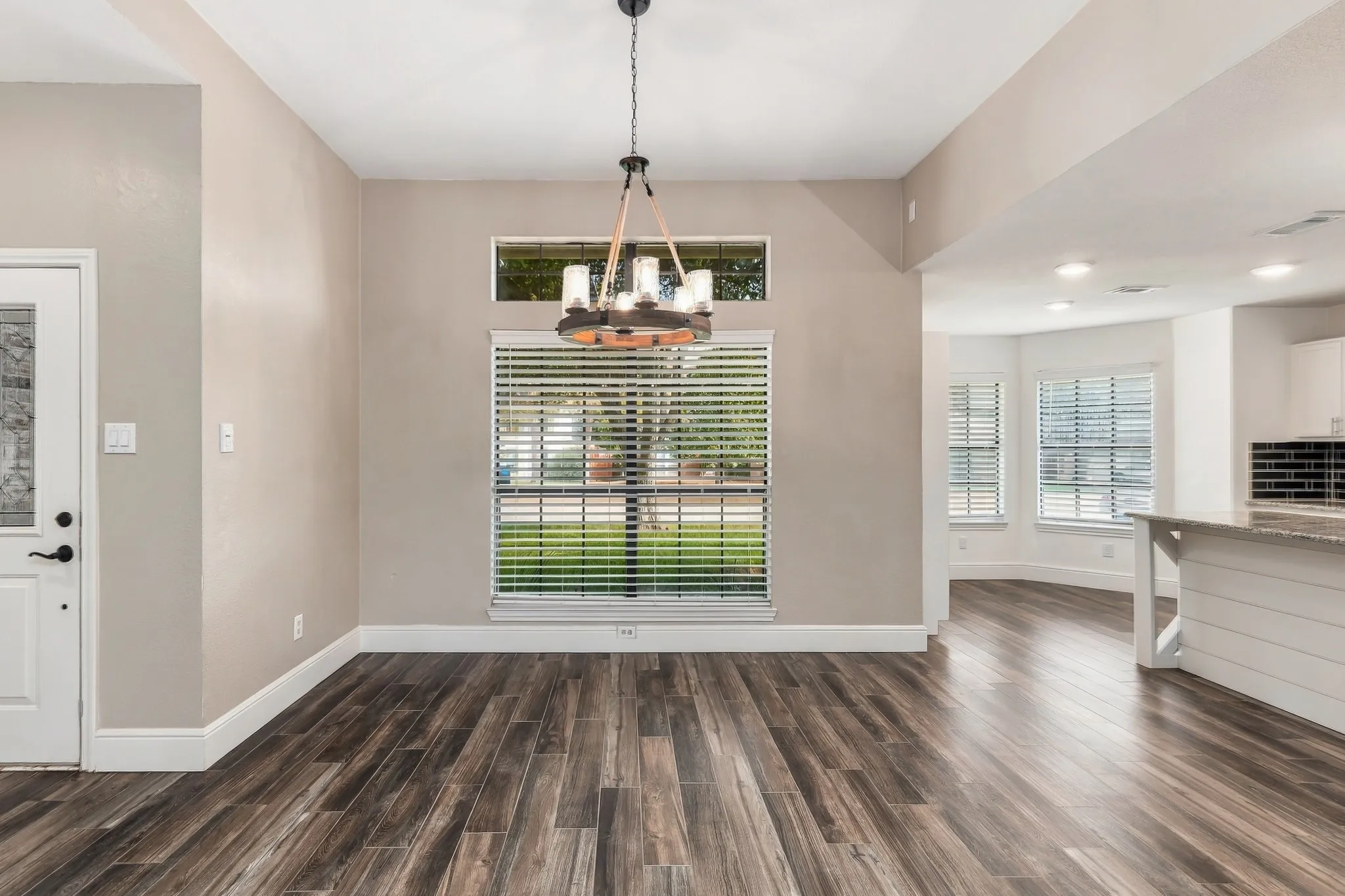 Single Family Residence For Rent in Tarrant County , 515 Post Oak Road, Grapevine, Texas 76051, 3 Bedroom, 2 Bathroom, 2 Garage spaces, 1,537 Sqft, built in 1986, mls#21387647, Real Estate Agent in Grapevine, Homes For Rent in Tarrant county, Homes For Rent in Grapevine, Realtor in Grapevine Texas, Real Estate Brokerage Independent Realty Texas, Luminita Cordes Realtor
