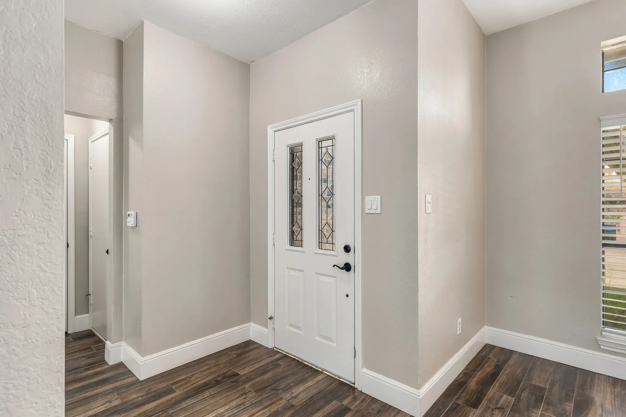 Single Family Residence For Rent in Tarrant County , 515 Post Oak Road, Grapevine, Texas 76051, 3 Bedroom, 2 Bathroom, 2 Garage spaces, 1,537 Sqft, built in 1986, mls#21387647, Real Estate Agent in Grapevine, Homes For Rent in Tarrant county, Homes For Rent in Grapevine, Realtor in Grapevine Texas, Real Estate Brokerage Independent Realty Texas, Luminita Cordes Realtor