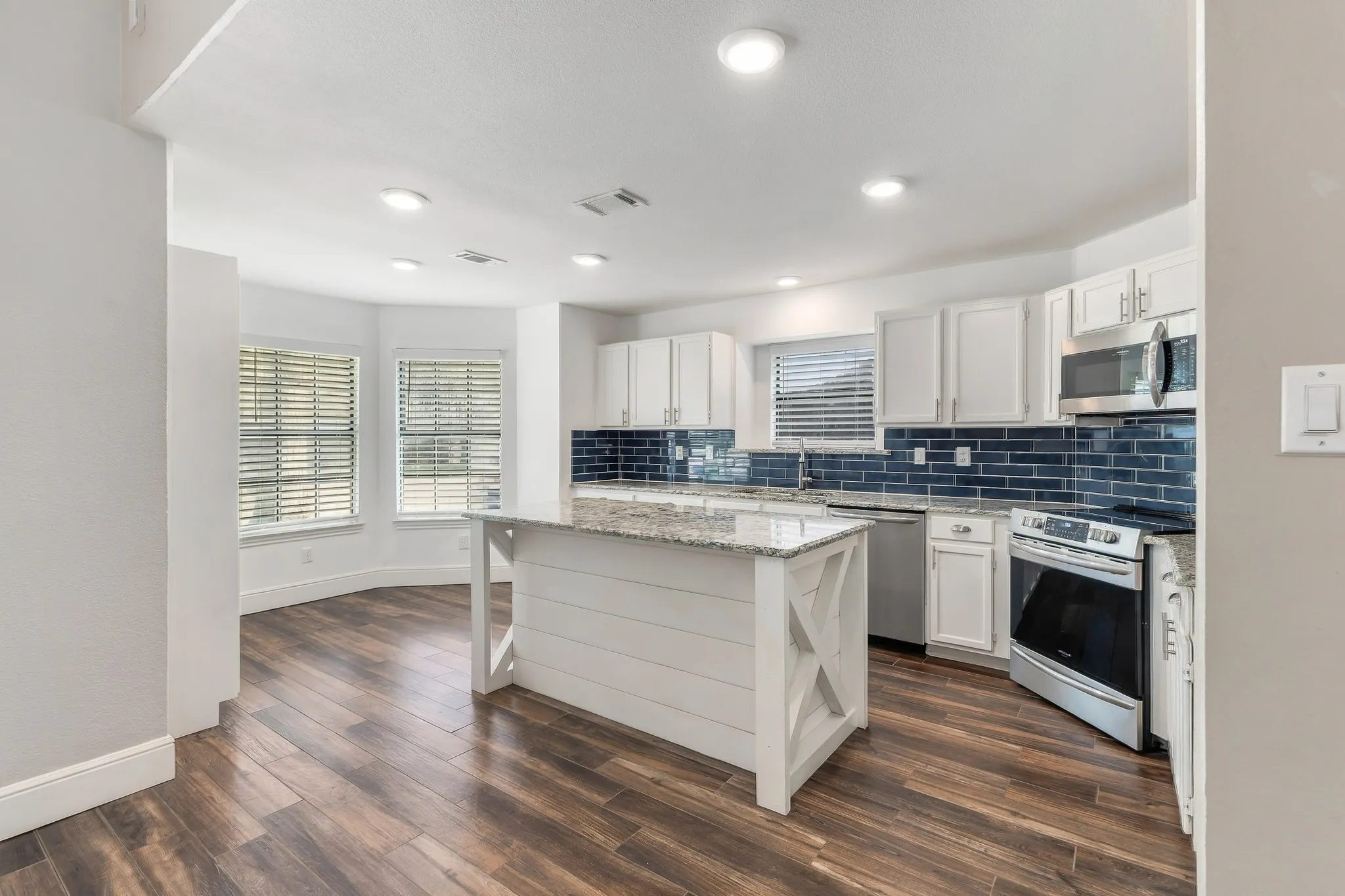 Single Family Residence For Rent in Tarrant County , 515 Post Oak Road, Grapevine, Texas 76051, 3 Bedroom, 2 Bathroom, 2 Garage spaces, 1,537 Sqft, built in 1986, mls#21387647, Real Estate Agent in Grapevine, Homes For Rent in Tarrant county, Homes For Rent in Grapevine, Realtor in Grapevine Texas, Real Estate Brokerage Independent Realty Texas, Luminita Cordes Realtor