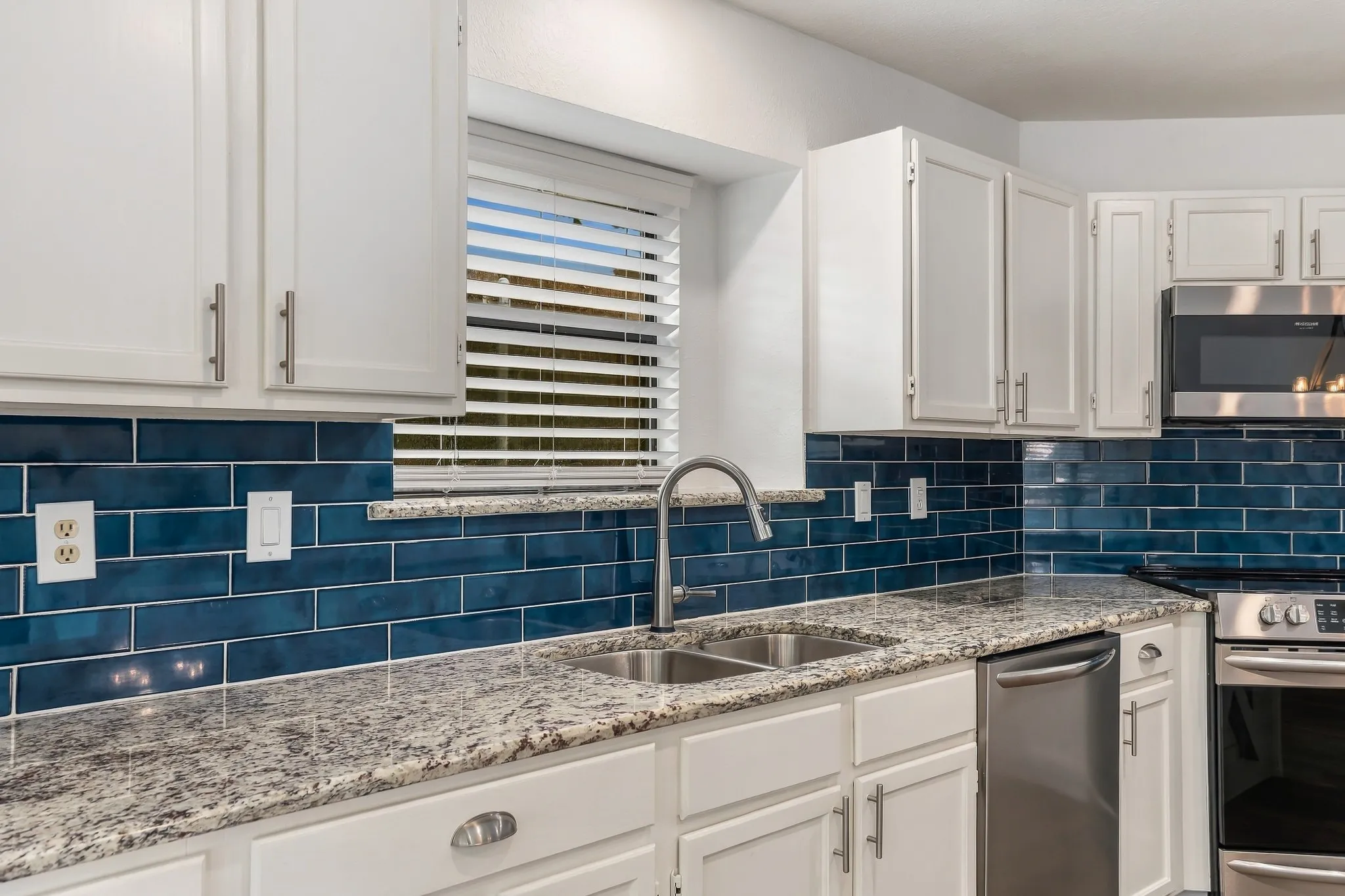 Single Family Residence For Rent in Tarrant County , 515 Post Oak Road, Grapevine, Texas 76051, 3 Bedroom, 2 Bathroom, 2 Garage spaces, 1,537 Sqft, built in 1986, mls#21387647, Real Estate Agent in Grapevine, Homes For Rent in Tarrant county, Homes For Rent in Grapevine, Realtor in Grapevine Texas, Real Estate Brokerage Independent Realty Texas, Luminita Cordes Realtor