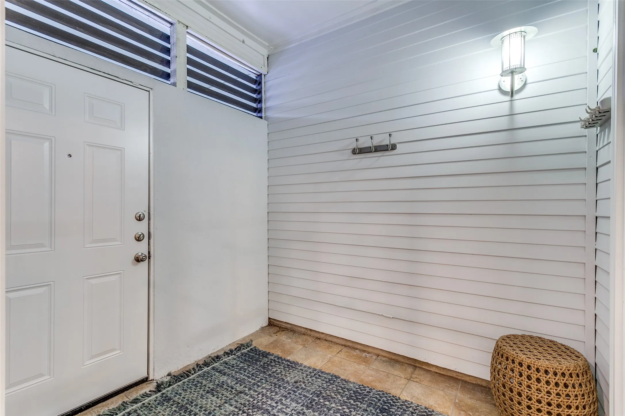 Condominium For Rent in Dallas County , 3904 Rawlins Street 111, Dallas, Texas 75219, 2 Bedroom, 3 Bathroom, Garage spaces, 1,077 Sqft, built in 1981, mls#21394106, Real Estate Agent in Dallas, Homes For Rent in Dallas county, Homes For Rent in Dallas, Realtor in Dallas Texas, Real Estate Brokerage Independent Realty Texas, Luminita Cordes Realtor