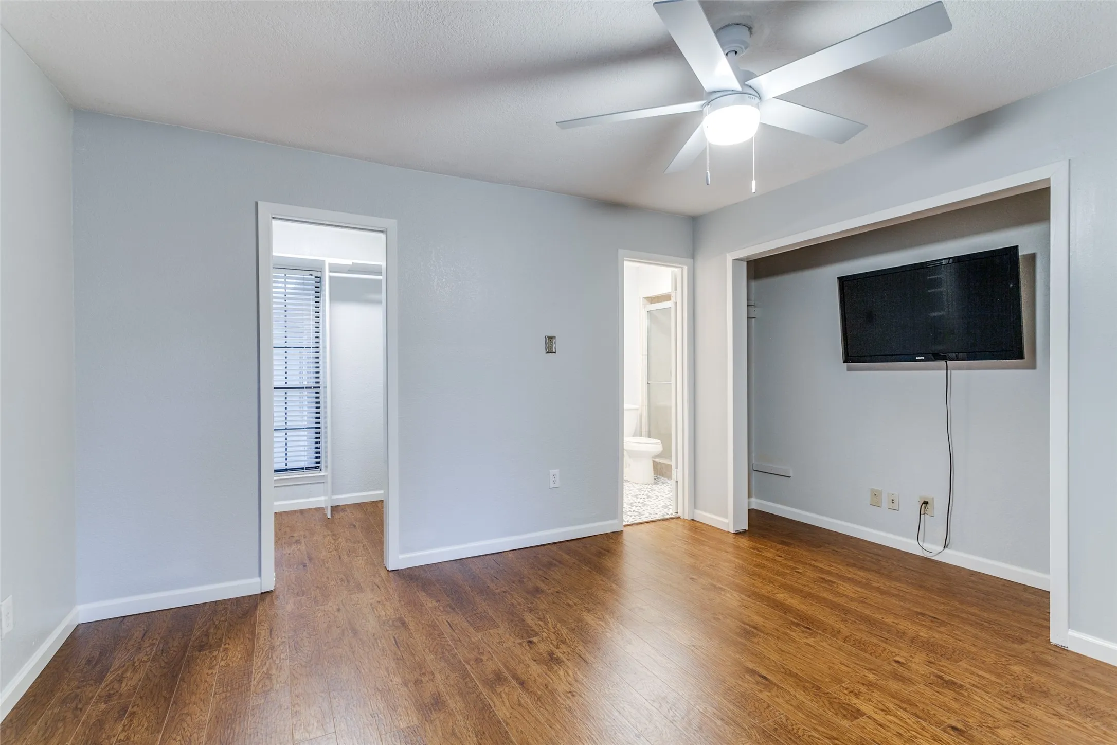 Condominium For Rent in Dallas County , 3904 Rawlins Street 111, Dallas, Texas 75219, 2 Bedroom, 3 Bathroom, Garage spaces, 1,077 Sqft, built in 1981, mls#21394106, Real Estate Agent in Dallas, Homes For Rent in Dallas county, Homes For Rent in Dallas, Realtor in Dallas Texas, Real Estate Brokerage Independent Realty Texas, Luminita Cordes Realtor