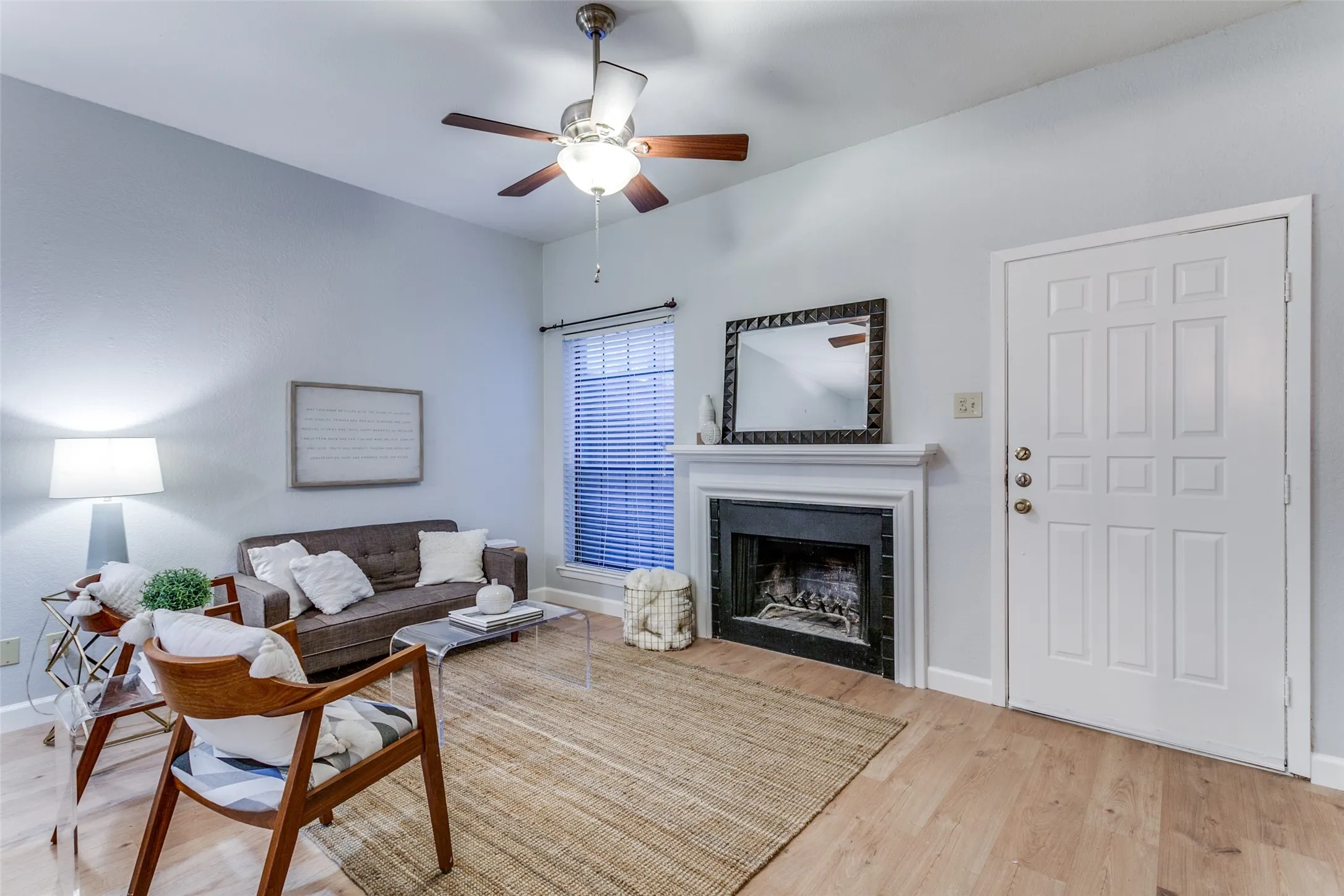 Condominium For Rent in Dallas County , 3904 Rawlins Street 111, Dallas, Texas 75219, 2 Bedroom, 3 Bathroom, Garage spaces, 1,077 Sqft, built in 1981, mls#21394106, Real Estate Agent in Dallas, Homes For Rent in Dallas county, Homes For Rent in Dallas, Realtor in Dallas Texas, Real Estate Brokerage Independent Realty Texas, Luminita Cordes Realtor