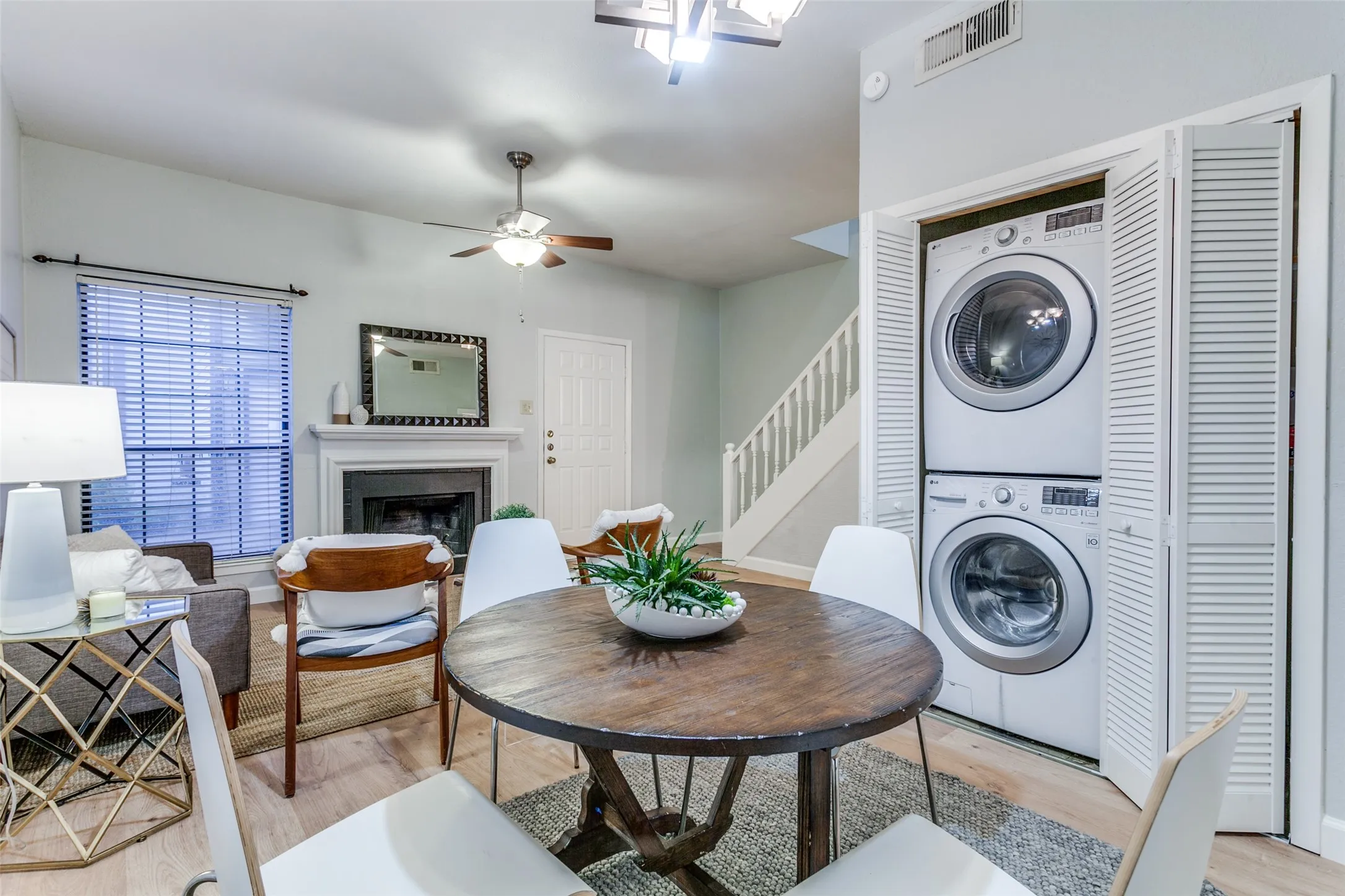 Condominium For Rent in Dallas County , 3904 Rawlins Street 111, Dallas, Texas 75219, 2 Bedroom, 3 Bathroom, Garage spaces, 1,077 Sqft, built in 1981, mls#21394106, Real Estate Agent in Dallas, Homes For Rent in Dallas county, Homes For Rent in Dallas, Realtor in Dallas Texas, Real Estate Brokerage Independent Realty Texas, Luminita Cordes Realtor
