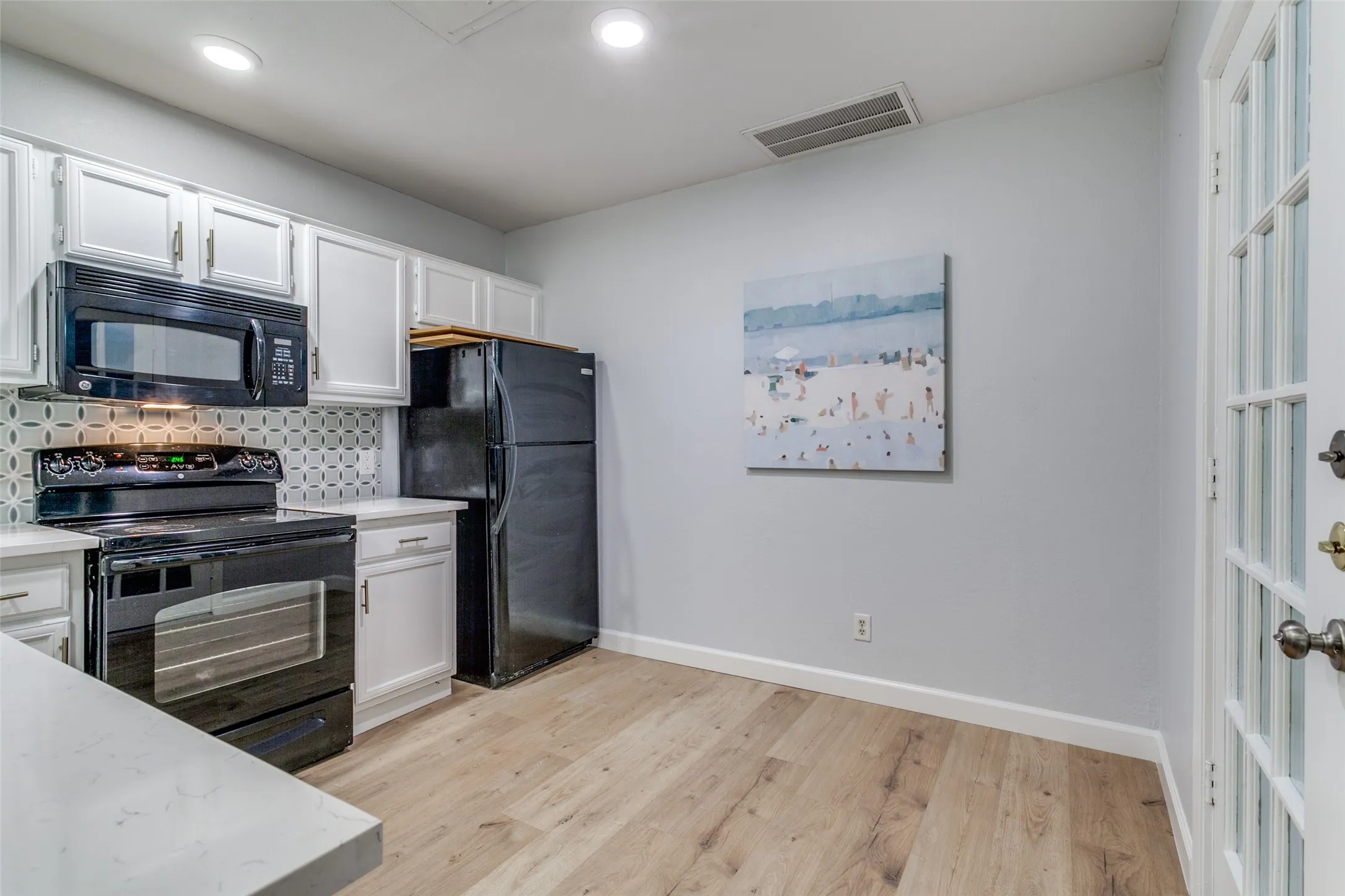 Condominium For Rent in Dallas County , 3904 Rawlins Street 111, Dallas, Texas 75219, 2 Bedroom, 3 Bathroom, Garage spaces, 1,077 Sqft, built in 1981, mls#21394106, Real Estate Agent in Dallas, Homes For Rent in Dallas county, Homes For Rent in Dallas, Realtor in Dallas Texas, Real Estate Brokerage Independent Realty Texas, Luminita Cordes Realtor