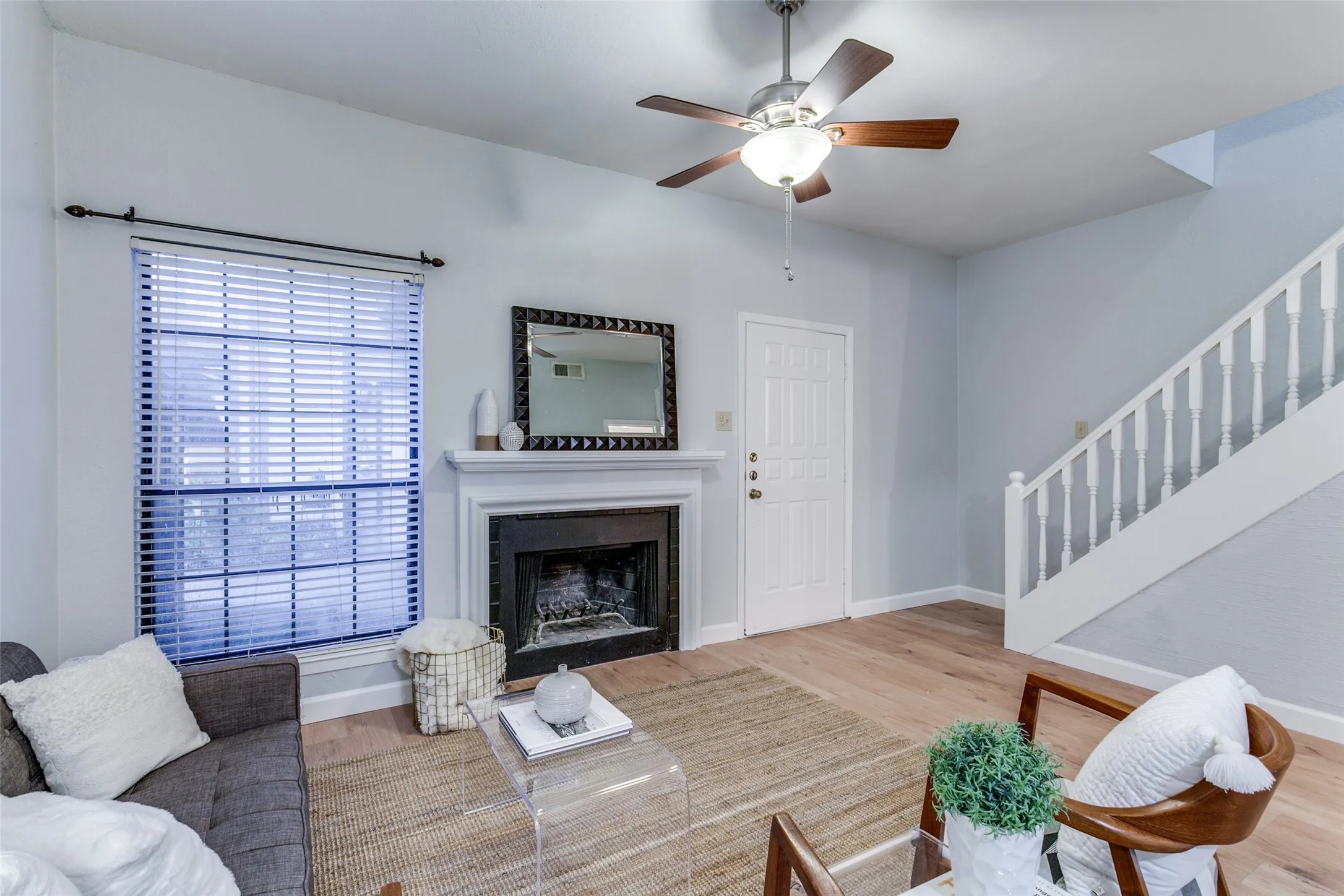 Condominium For Rent in Dallas County , 3904 Rawlins Street 111, Dallas, Texas 75219, 2 Bedroom, 3 Bathroom, Garage spaces, 1,077 Sqft, built in 1981, mls#21394106, Real Estate Agent in Dallas, Homes For Rent in Dallas county, Homes For Rent in Dallas, Realtor in Dallas Texas, Real Estate Brokerage Independent Realty Texas, Luminita Cordes Realtor