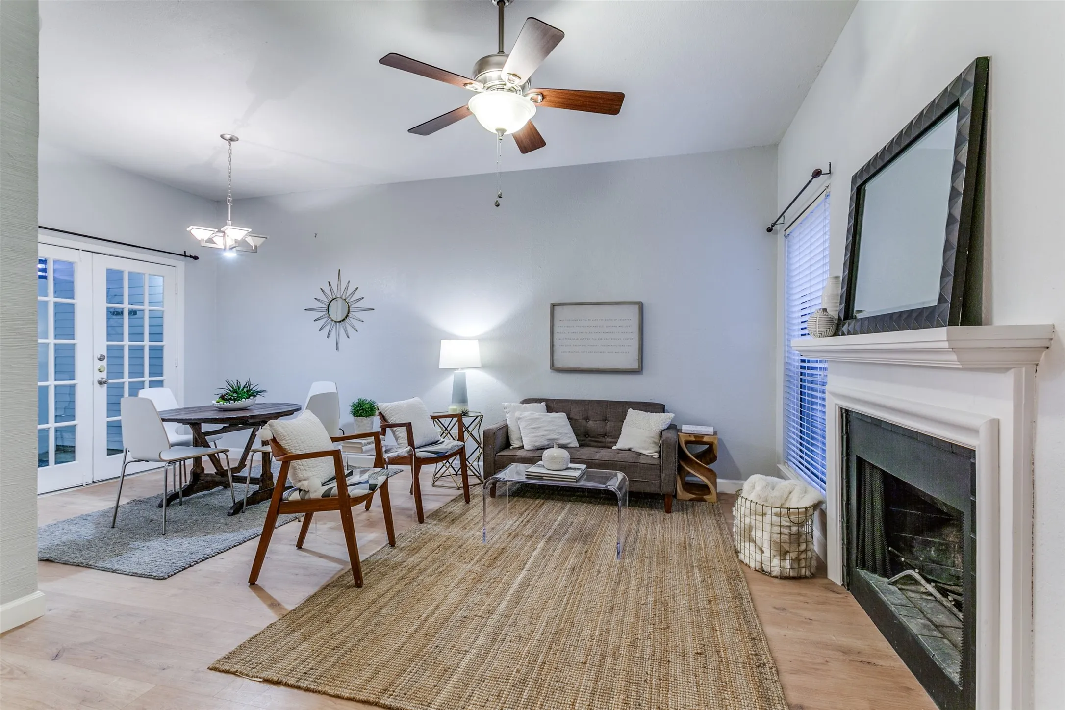 Condominium For Rent in Dallas County , 3904 Rawlins Street 111, Dallas, Texas 75219, 2 Bedroom, 3 Bathroom, Garage spaces, 1,077 Sqft, built in 1981, mls#21394106, Real Estate Agent in Dallas, Homes For Rent in Dallas county, Homes For Rent in Dallas, Realtor in Dallas Texas, Real Estate Brokerage Independent Realty Texas, Luminita Cordes Realtor