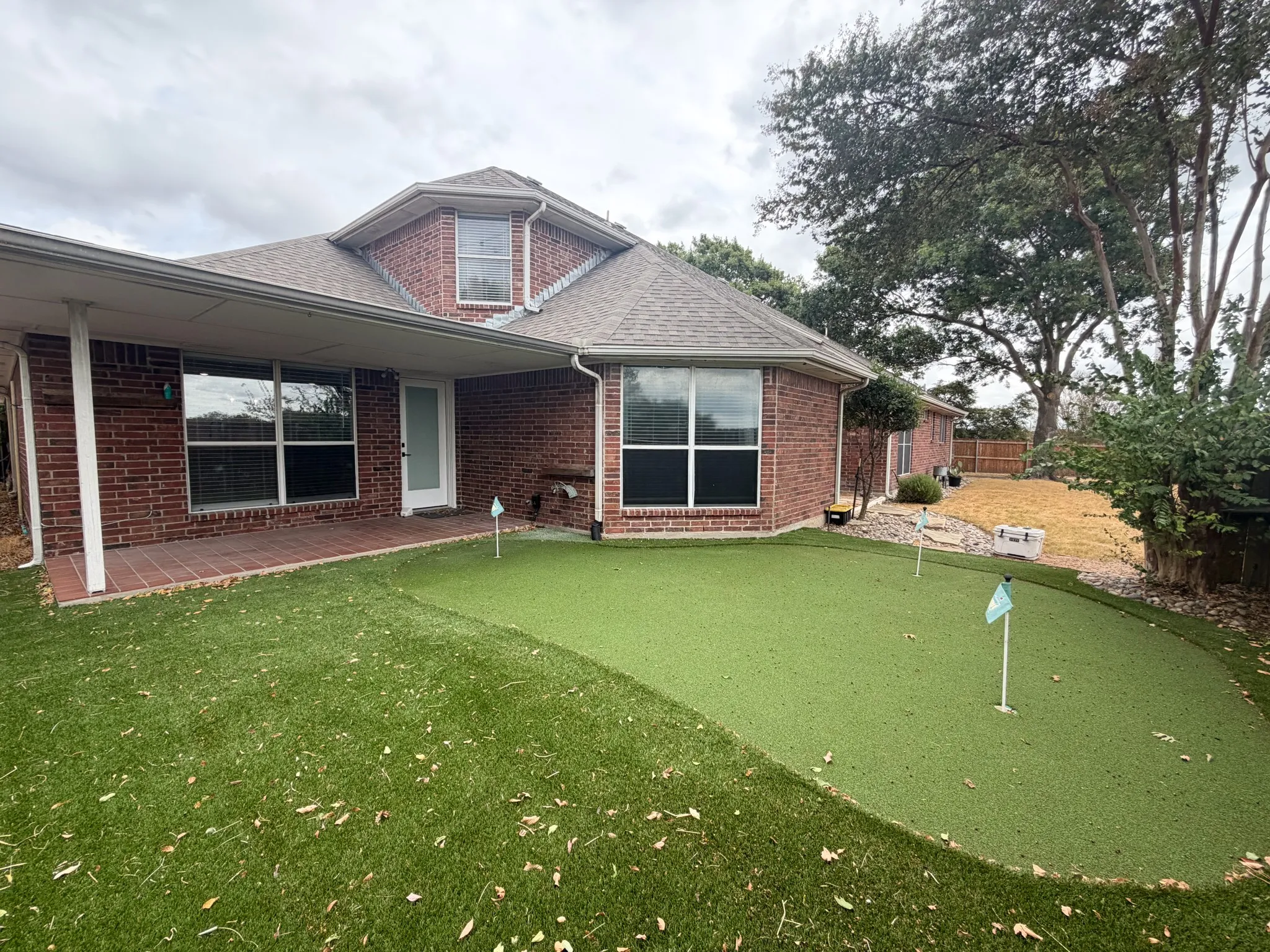 Townhouse For Rent in Ellis County , 2 Country Club Place, Waxahachie, Texas 75165, 3 Bedroom, 2 Bathroom, 2 Garage spaces, 1,634 Sqft, built in 1998, mls#21400907, Real Estate Agent in Waxahachie, Homes For Rent in Ellis county, Homes For Rent in Waxahachie, Realtor in Waxahachie Texas, Real Estate Brokerage Independent Realty Texas, Luminita Cordes Realtor