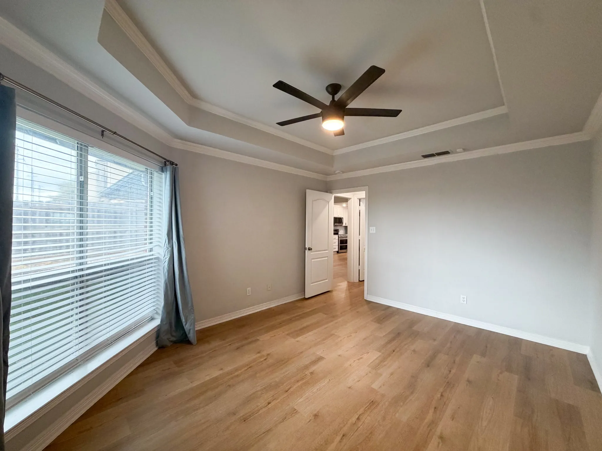 Townhouse For Rent in Ellis County , 2 Country Club Place, Waxahachie, Texas 75165, 3 Bedroom, 2 Bathroom, 2 Garage spaces, 1,634 Sqft, built in 1998, mls#21400907, Real Estate Agent in Waxahachie, Homes For Rent in Ellis county, Homes For Rent in Waxahachie, Realtor in Waxahachie Texas, Real Estate Brokerage Independent Realty Texas, Luminita Cordes Realtor