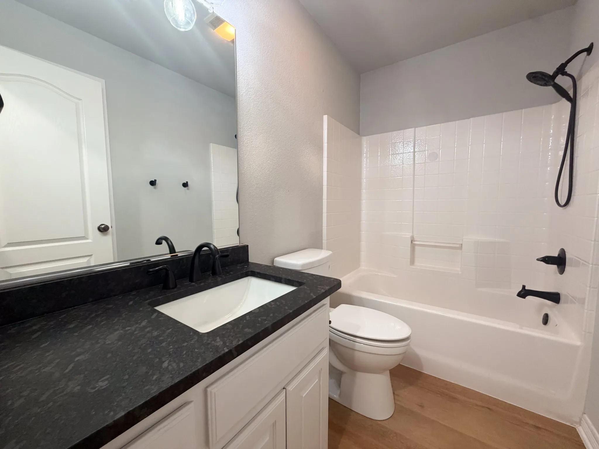 Townhouse For Rent in Ellis County , 2 Country Club Place, Waxahachie, Texas 75165, 3 Bedroom, 2 Bathroom, 2 Garage spaces, 1,634 Sqft, built in 1998, mls#21400907, Real Estate Agent in Waxahachie, Homes For Rent in Ellis county, Homes For Rent in Waxahachie, Realtor in Waxahachie Texas, Real Estate Brokerage Independent Realty Texas, Luminita Cordes Realtor