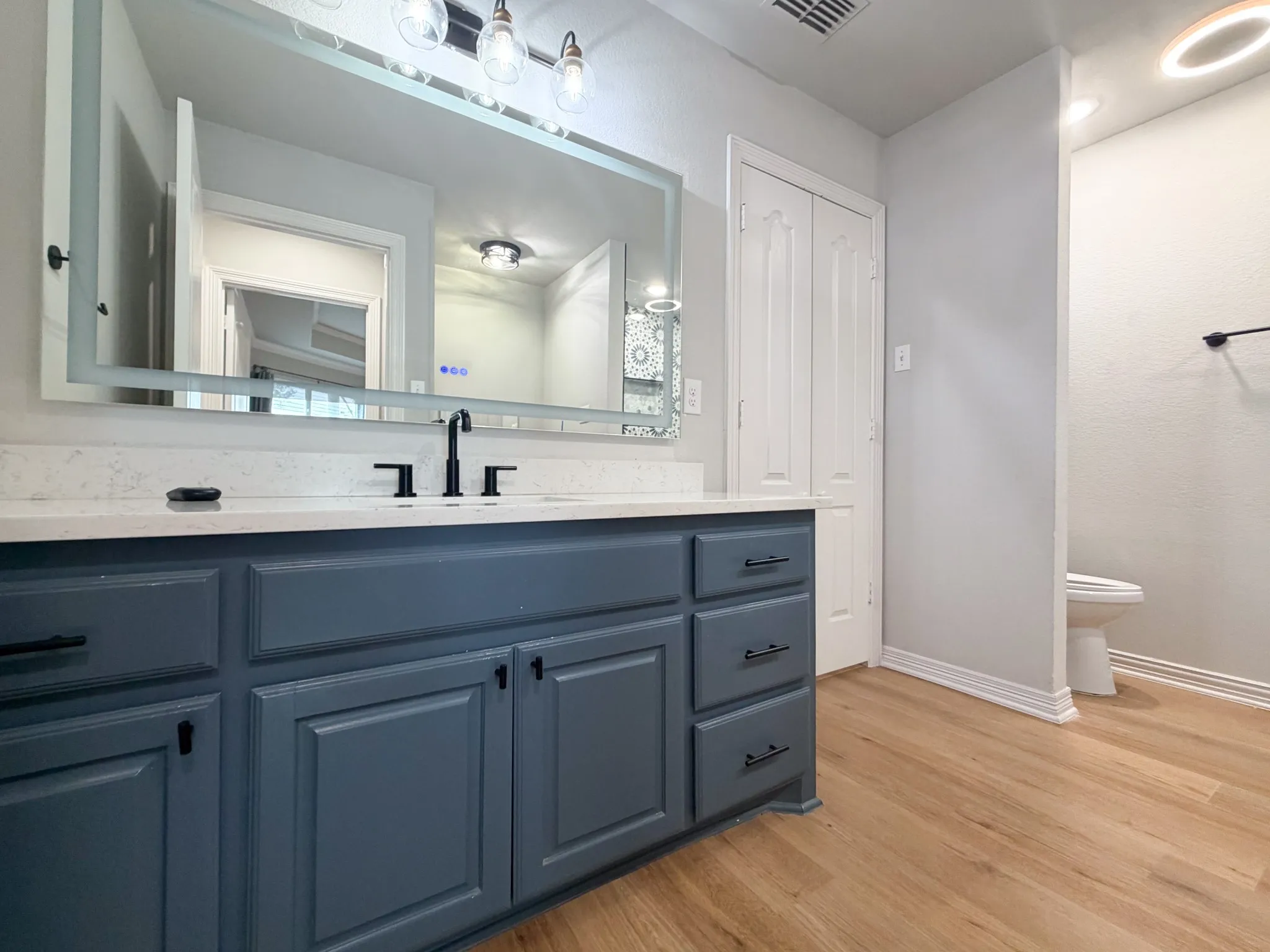 Townhouse For Rent in Ellis County , 2 Country Club Place, Waxahachie, Texas 75165, 3 Bedroom, 2 Bathroom, 2 Garage spaces, 1,634 Sqft, built in 1998, mls#21400907, Real Estate Agent in Waxahachie, Homes For Rent in Ellis county, Homes For Rent in Waxahachie, Realtor in Waxahachie Texas, Real Estate Brokerage Independent Realty Texas, Luminita Cordes Realtor