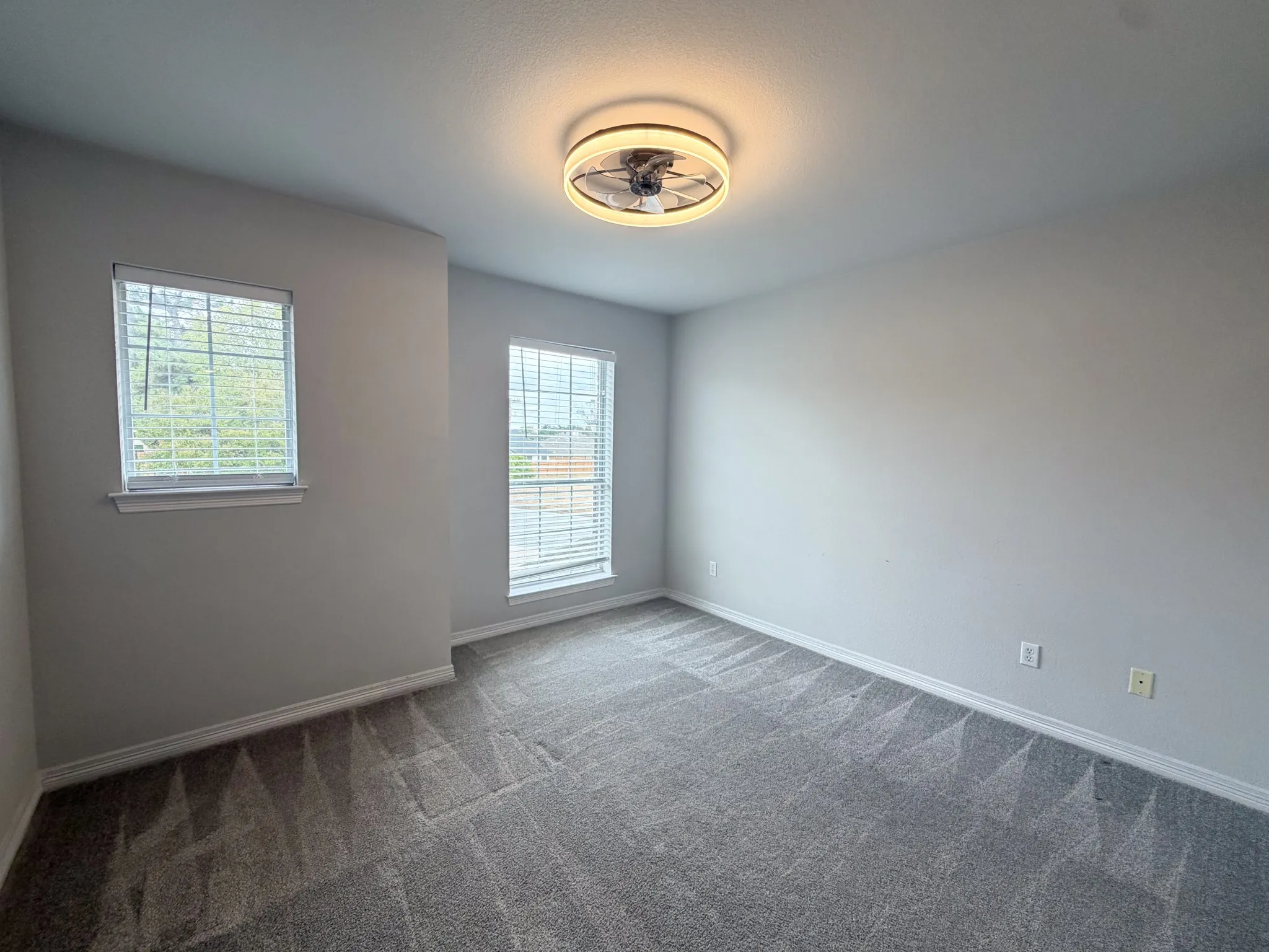 Townhouse For Rent in Ellis County , 2 Country Club Place, Waxahachie, Texas 75165, 3 Bedroom, 2 Bathroom, 2 Garage spaces, 1,634 Sqft, built in 1998, mls#21400907, Real Estate Agent in Waxahachie, Homes For Rent in Ellis county, Homes For Rent in Waxahachie, Realtor in Waxahachie Texas, Real Estate Brokerage Independent Realty Texas, Luminita Cordes Realtor