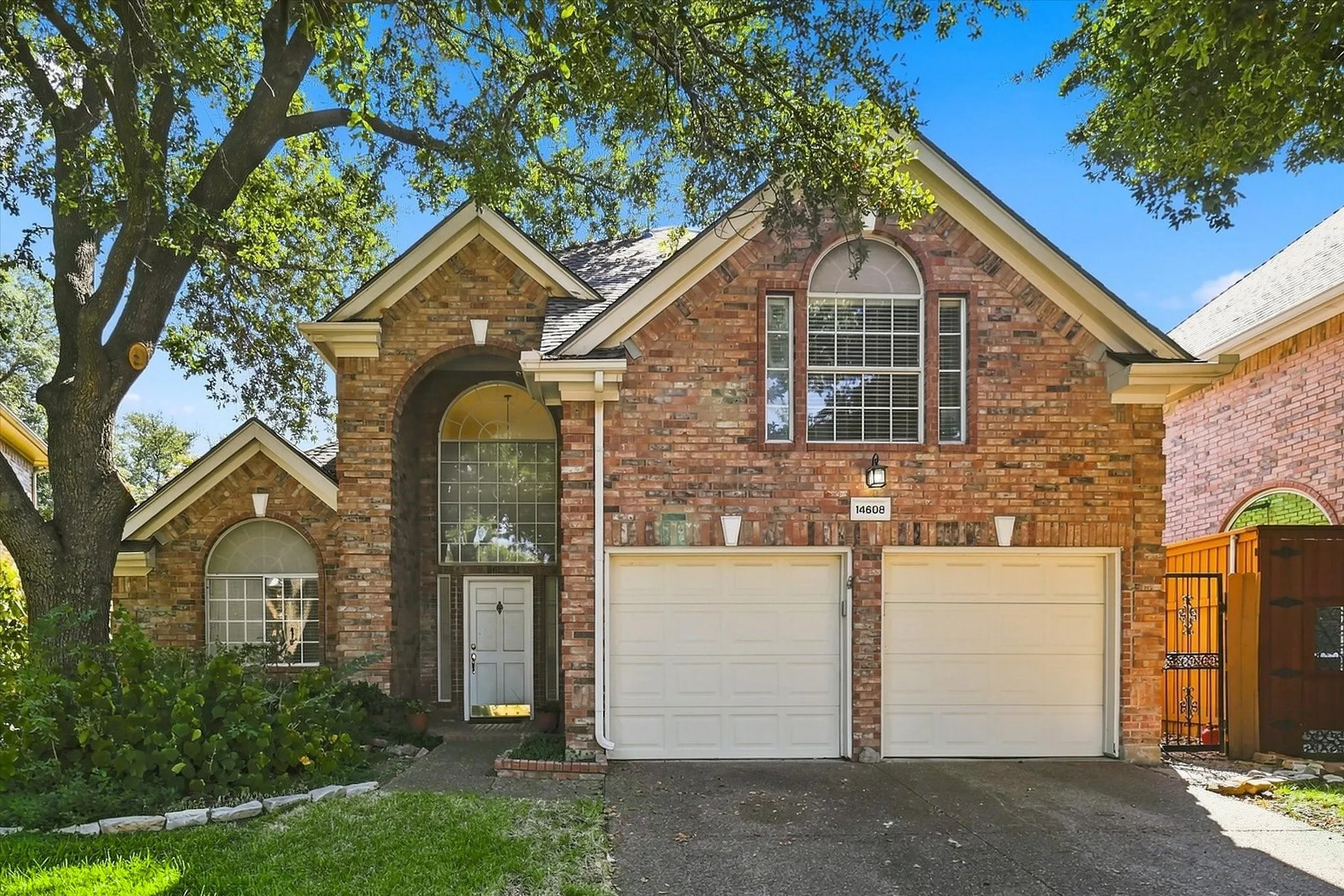 Single Family Residence For Rent in Dallas County , 14608 Hawthorne Court, Addison, Texas 75001, 3 Bedroom, 2 Bathroom, 2 Garage spaces, 1,805 Sqft, built in 1994, mls#21400909, Real Estate Agent in Addison, Homes For Rent in Dallas county, Homes For Rent in Addison, Realtor in Addison Texas, Real Estate Brokerage Independent Realty Texas, Luminita Cordes Realtor