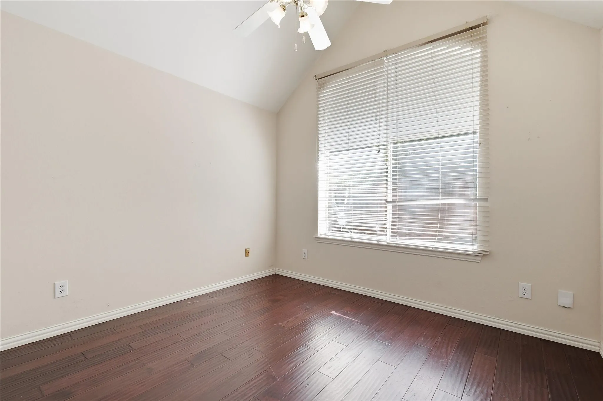 Single Family Residence For Rent in Dallas County , 14608 Hawthorne Court, Addison, Texas 75001, 3 Bedroom, 2 Bathroom, 2 Garage spaces, 1,805 Sqft, built in 1994, mls#21400909, Real Estate Agent in Addison, Homes For Rent in Dallas county, Homes For Rent in Addison, Realtor in Addison Texas, Real Estate Brokerage Independent Realty Texas, Luminita Cordes Realtor