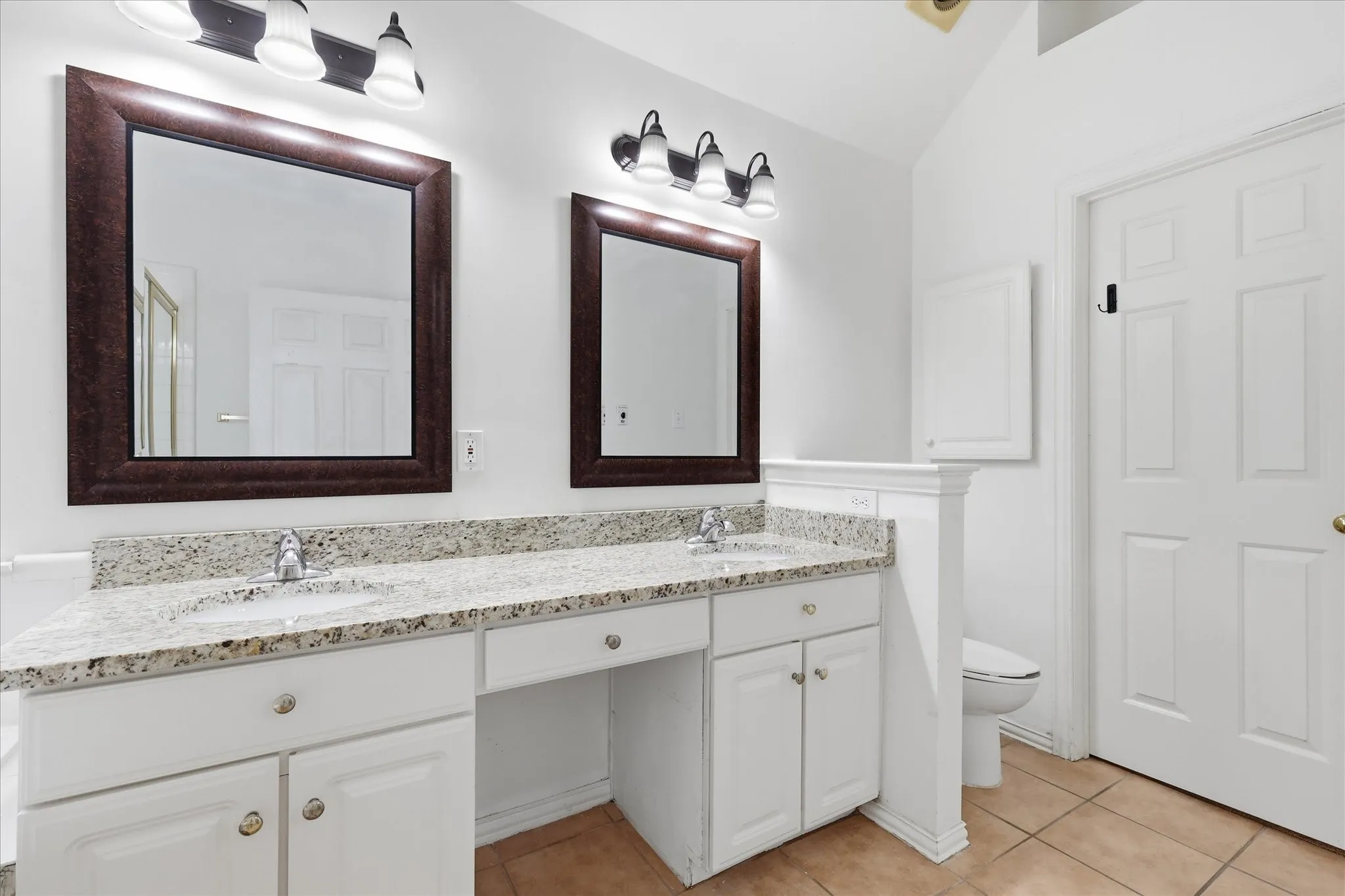 Single Family Residence For Rent in Dallas County , 14608 Hawthorne Court, Addison, Texas 75001, 3 Bedroom, 2 Bathroom, 2 Garage spaces, 1,805 Sqft, built in 1994, mls#21400909, Real Estate Agent in Addison, Homes For Rent in Dallas county, Homes For Rent in Addison, Realtor in Addison Texas, Real Estate Brokerage Independent Realty Texas, Luminita Cordes Realtor
