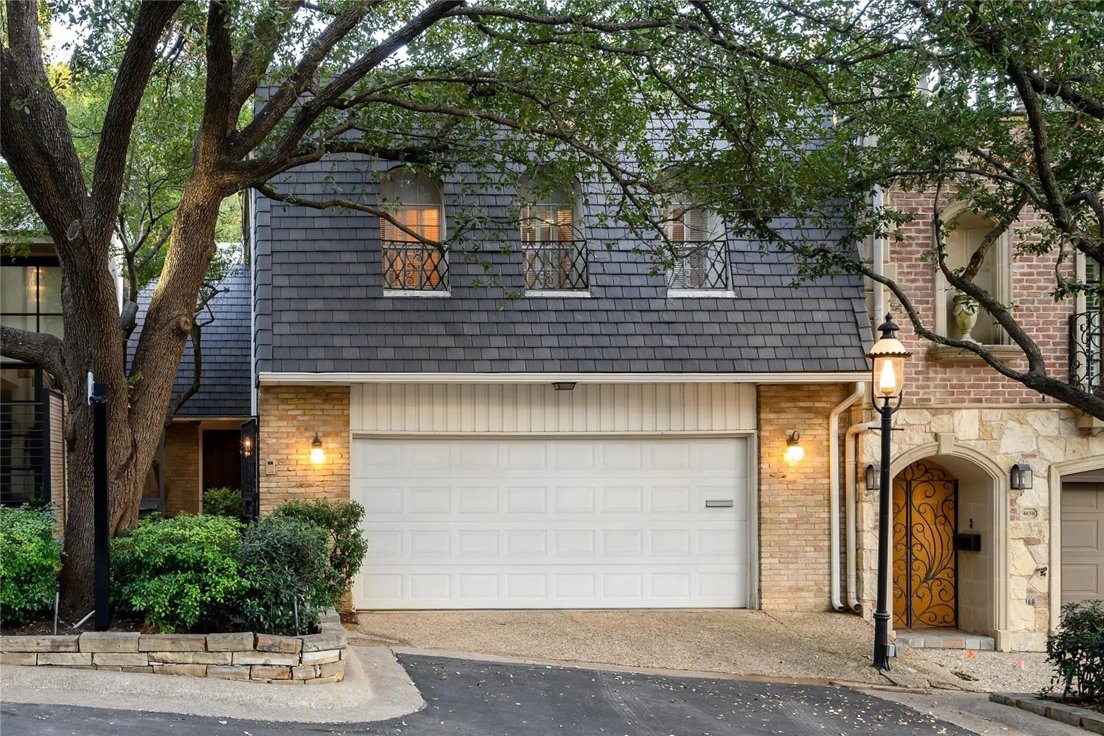Single Family Residence For Sale in Dallas County , 4650 Christopher Place, Dallas, Texas 75204, 2 Bedroom, 3 Bathroom, 2 Garage spaces, 2,585 Sqft, built in 1969, mls#21400382, Real Estate Agent in Dallas, Homes For Sale in Dallas county, Homes For Sale in Dallas, Realtor in Dallas Texas, Real Estate Brokerage Independent Realty Texas, Luminita Cordes Realtor