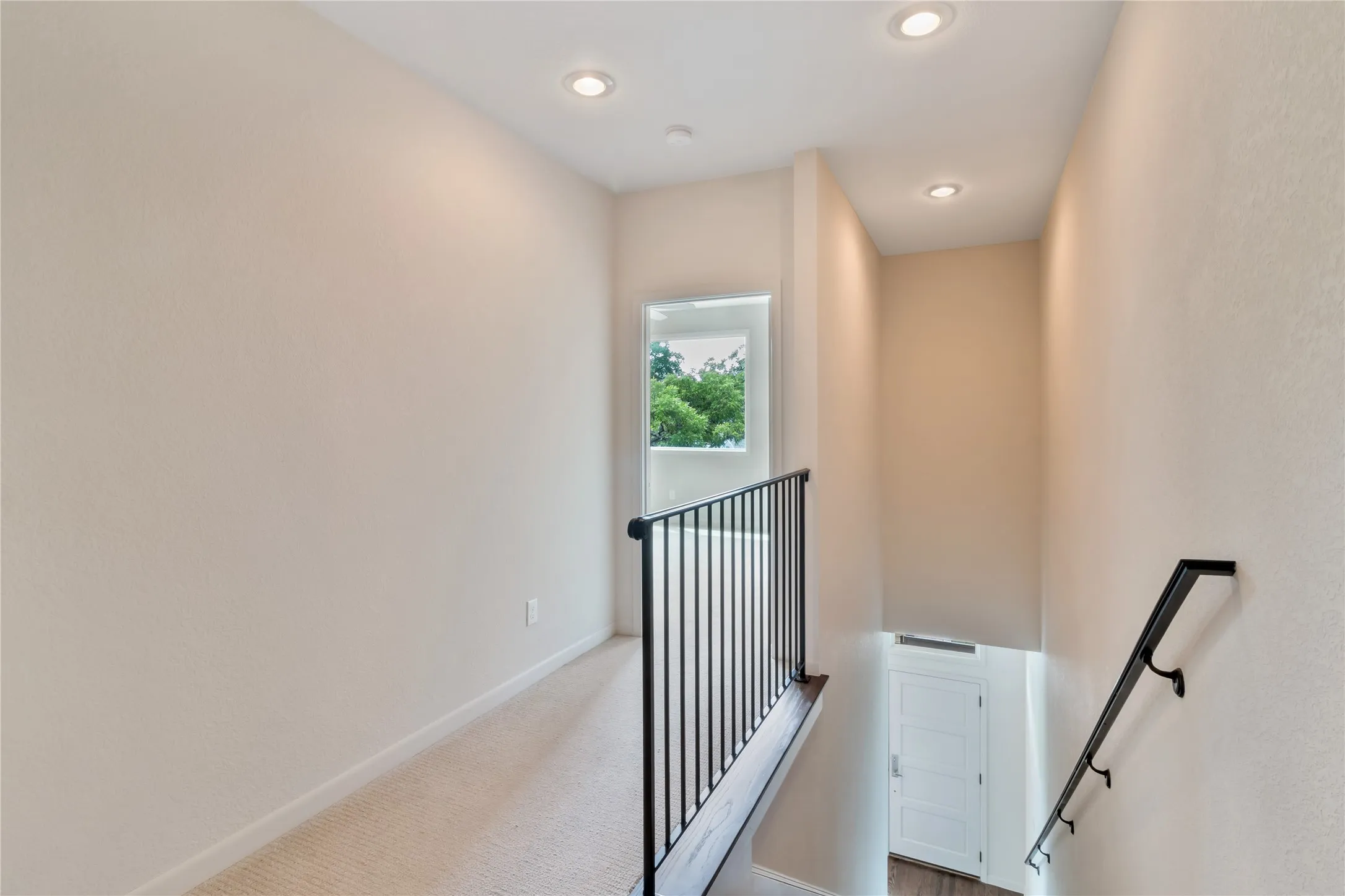 Townhouse For Sale in Tarrant County , 3634 Tulsa Way, Fort Worth, Texas 76107, 3 Bedroom, 3 Bathroom, 2 Garage spaces, 1,836 Sqft, built in 2016, mls#21400911, Real Estate Agent in Fort Worth, Homes For Sale in Tarrant county, Homes For Sale in Fort Worth, Realtor in Fort Worth Texas, Real Estate Brokerage Independent Realty Texas, Luminita Cordes Realtor