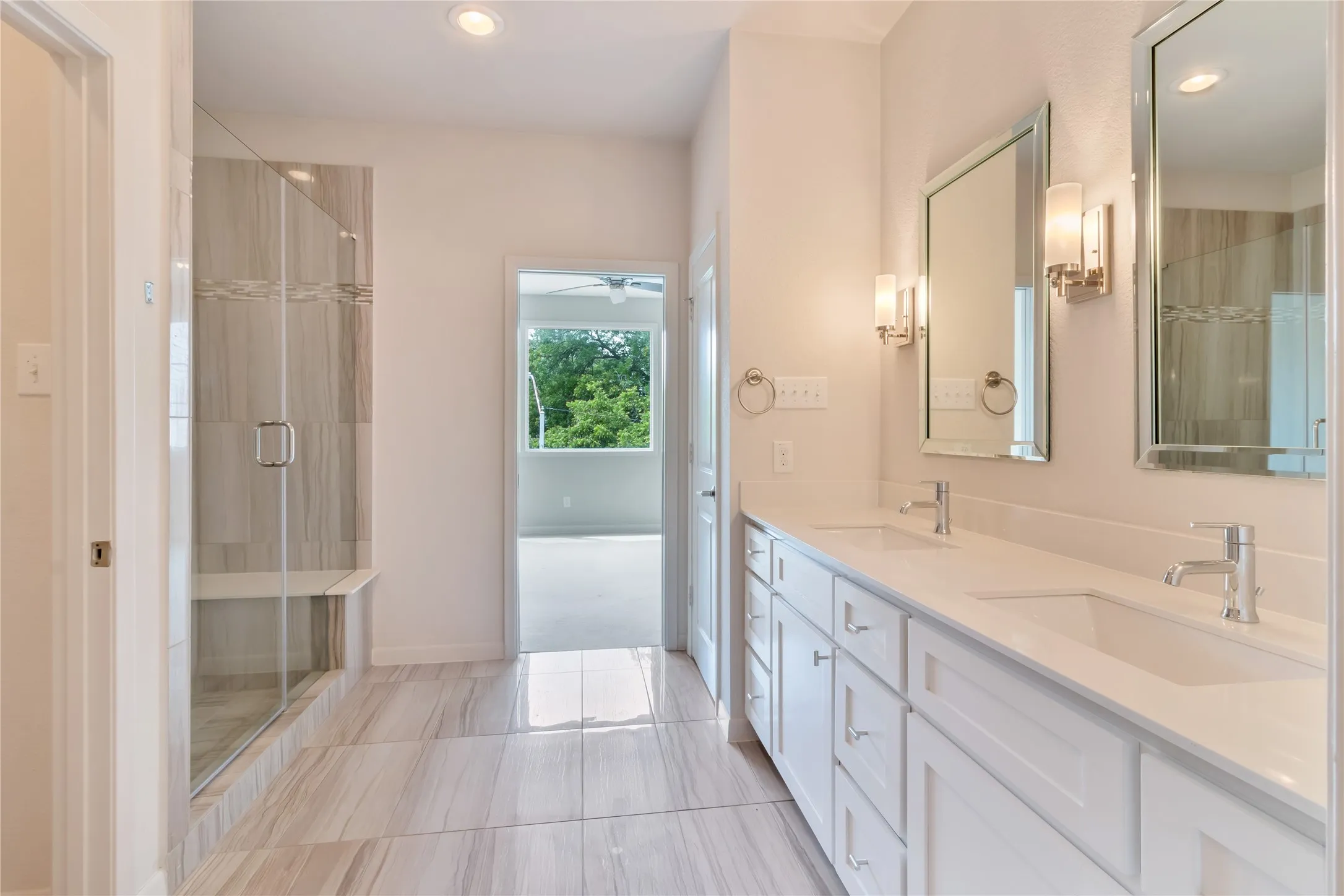 Townhouse For Sale in Tarrant County , 3634 Tulsa Way, Fort Worth, Texas 76107, 3 Bedroom, 3 Bathroom, 2 Garage spaces, 1,836 Sqft, built in 2016, mls#21400911, Real Estate Agent in Fort Worth, Homes For Sale in Tarrant county, Homes For Sale in Fort Worth, Realtor in Fort Worth Texas, Real Estate Brokerage Independent Realty Texas, Luminita Cordes Realtor