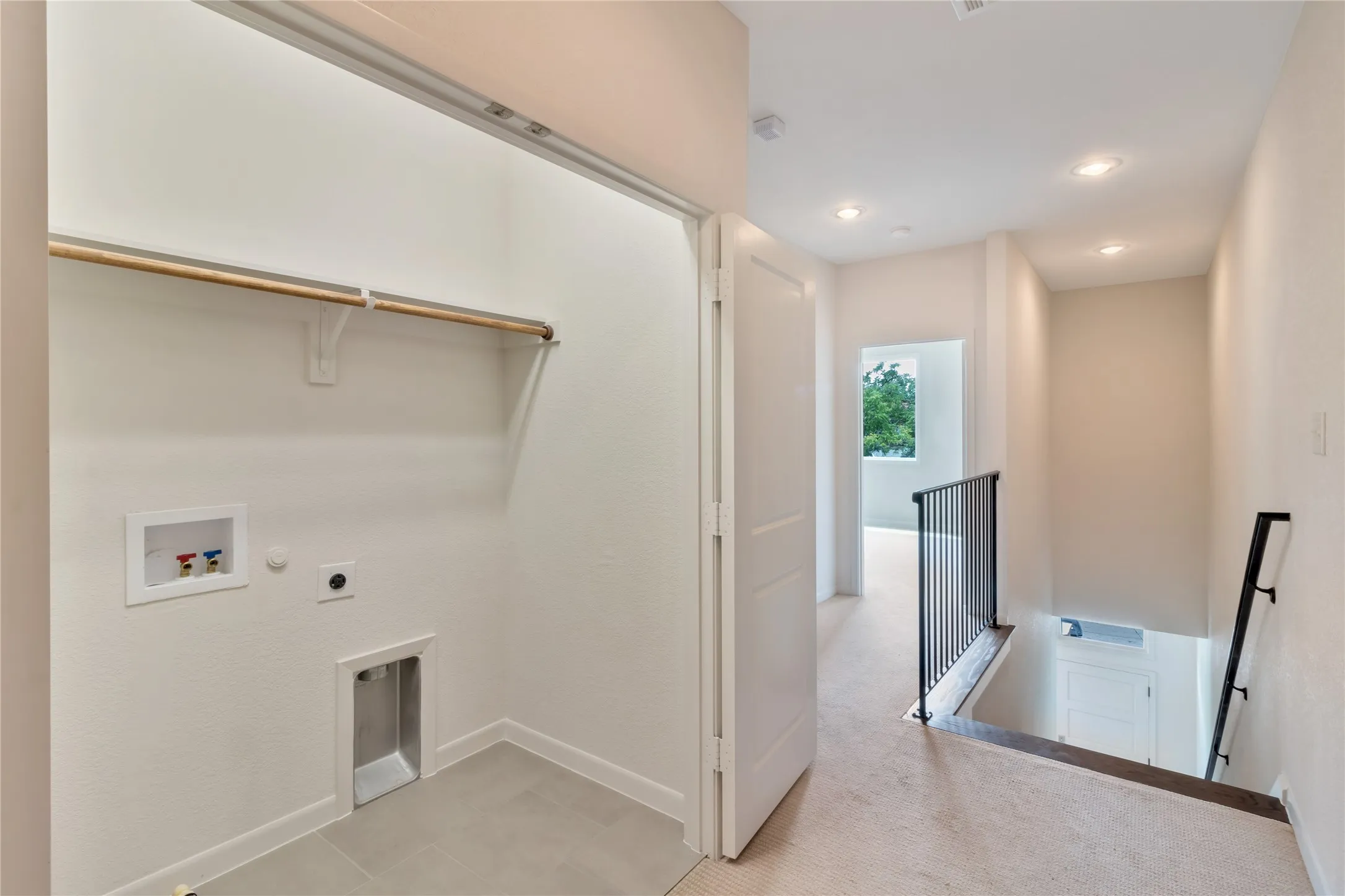 Townhouse For Sale in Tarrant County , 3634 Tulsa Way, Fort Worth, Texas 76107, 3 Bedroom, 3 Bathroom, 2 Garage spaces, 1,836 Sqft, built in 2016, mls#21400911, Real Estate Agent in Fort Worth, Homes For Sale in Tarrant county, Homes For Sale in Fort Worth, Realtor in Fort Worth Texas, Real Estate Brokerage Independent Realty Texas, Luminita Cordes Realtor