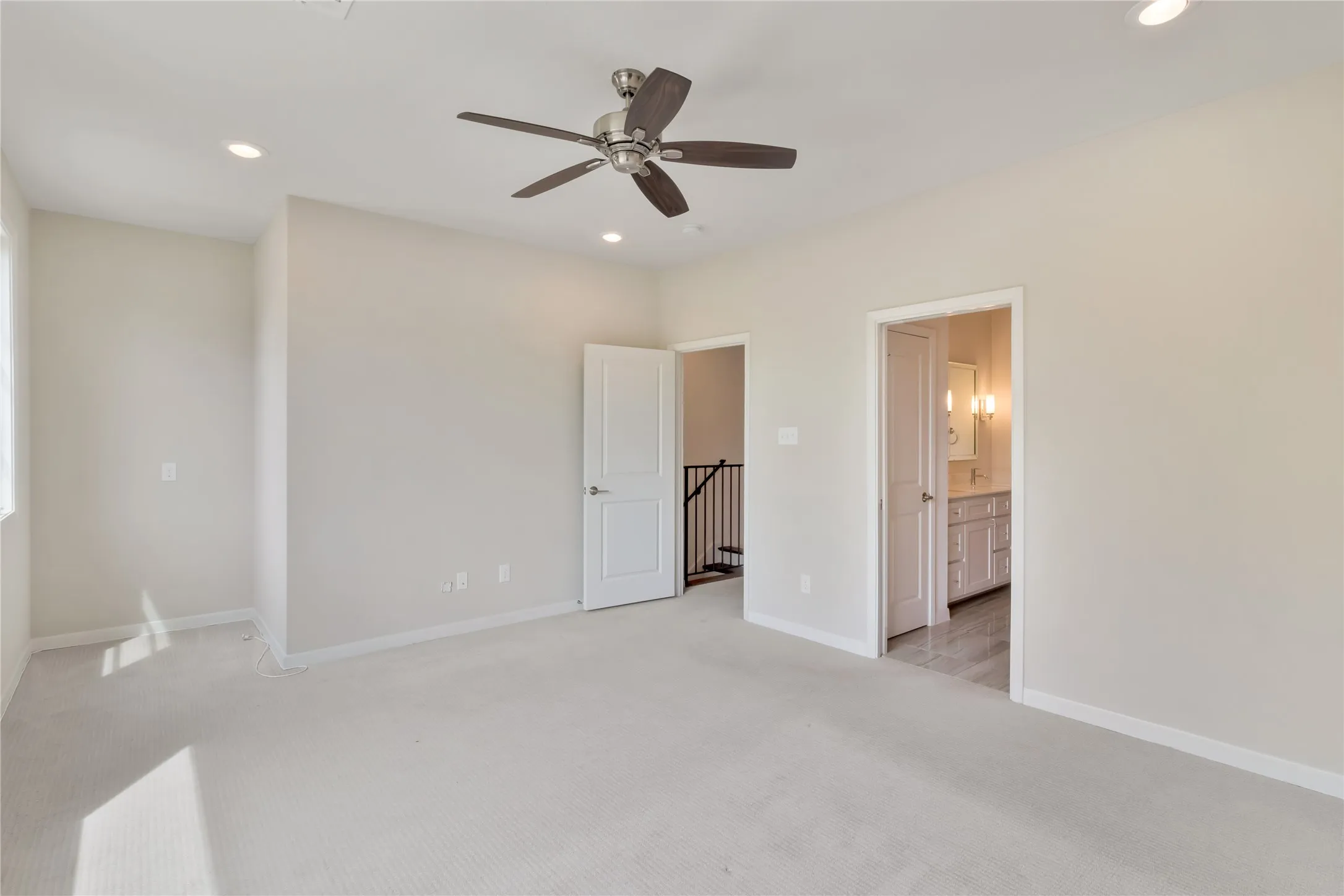 Townhouse For Sale in Tarrant County , 3634 Tulsa Way, Fort Worth, Texas 76107, 3 Bedroom, 3 Bathroom, 2 Garage spaces, 1,836 Sqft, built in 2016, mls#21400911, Real Estate Agent in Fort Worth, Homes For Sale in Tarrant county, Homes For Sale in Fort Worth, Realtor in Fort Worth Texas, Real Estate Brokerage Independent Realty Texas, Luminita Cordes Realtor