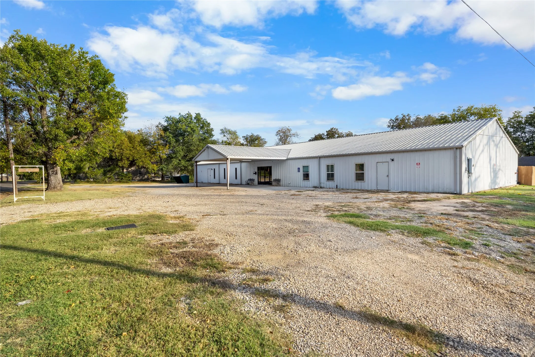 Business For Sale in Hunt County , 803 CHESTNUT Street, Commerce, Texas 75428, 0, 0, Garage spaces, 0 Sqft, built in 1985, mls#21400858, Real Estate Agent in Commerce, Homes For Sale in Hunt county, Homes For Sale in Commerce, Realtor in Commerce Texas, Real Estate Brokerage Independent Realty Texas, Luminita Cordes Realtor